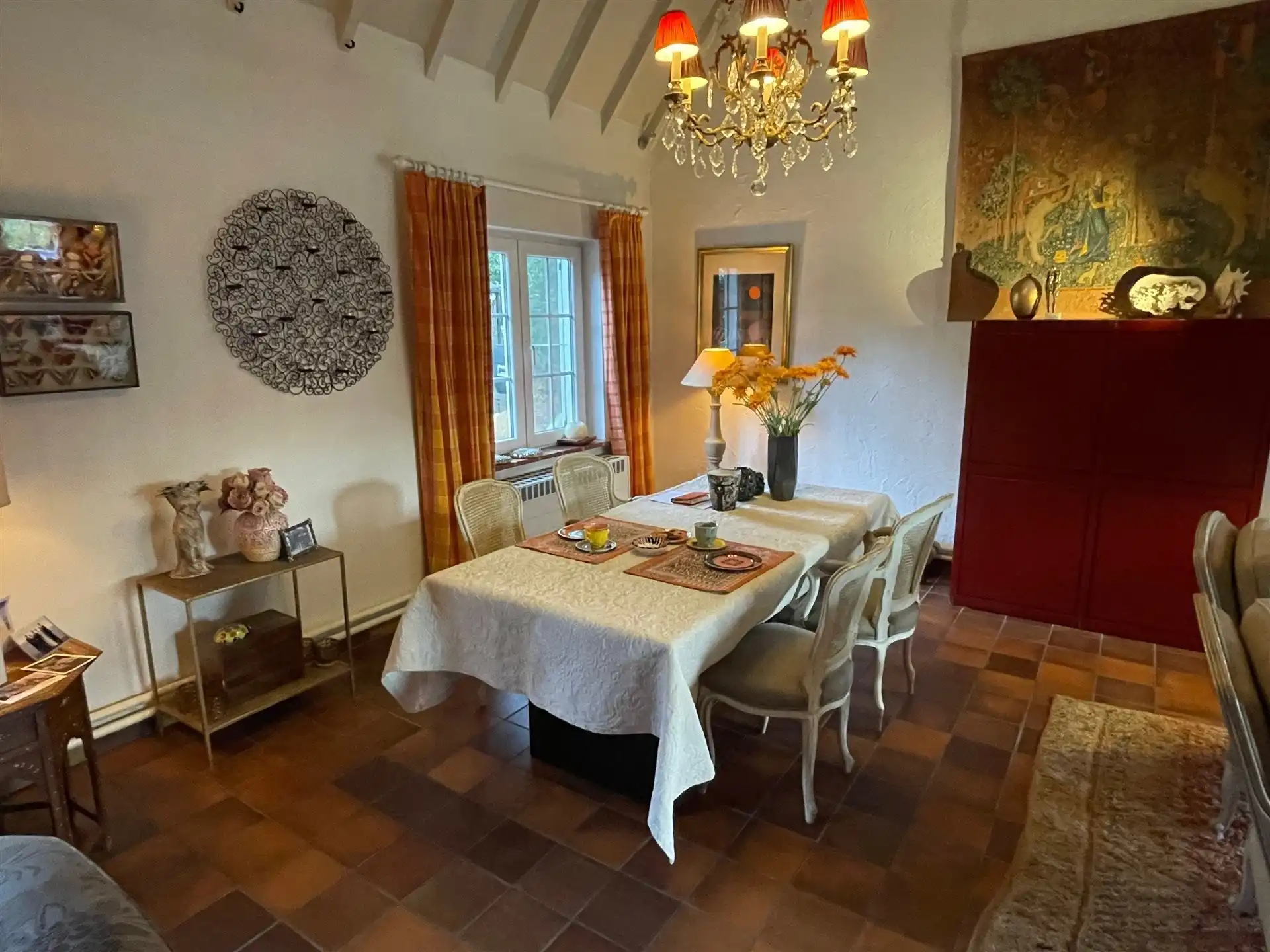 Prachtig midden in het groen gelegen villa in landelijke stijl met tuin en garage. foto 7