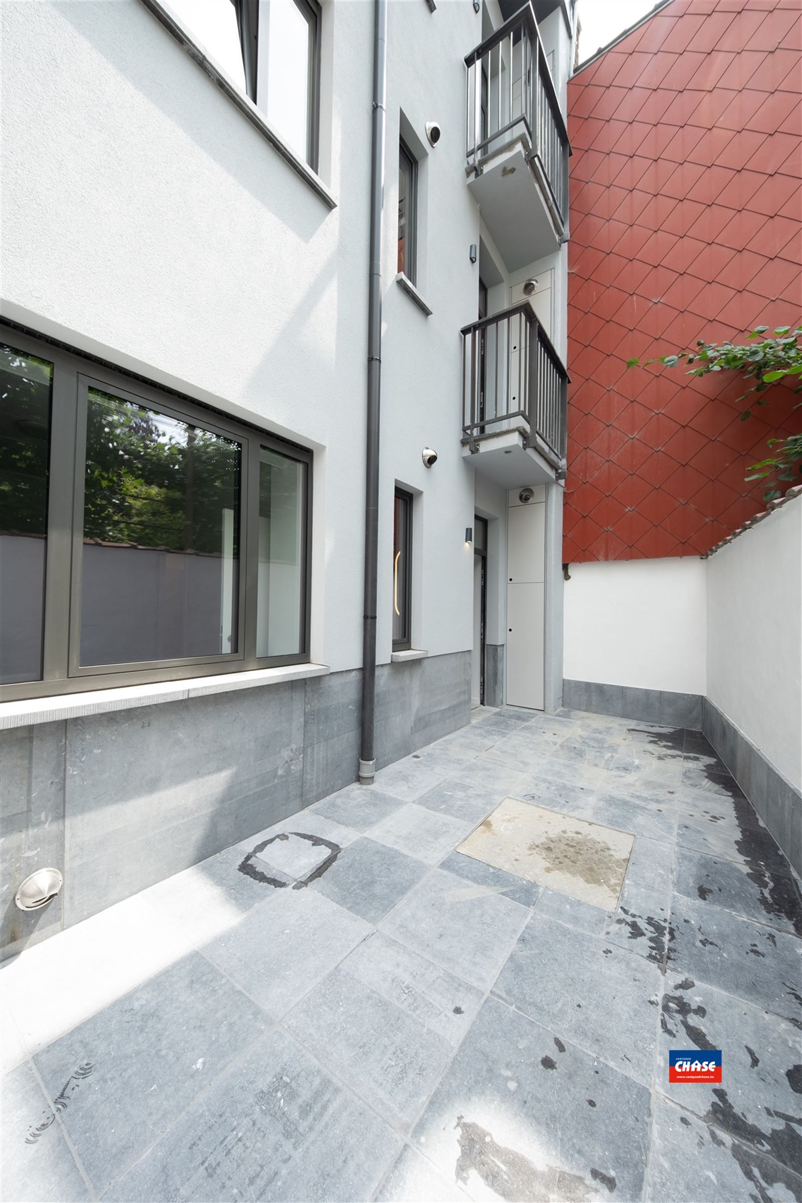 Gerenoveerd gelijkvloersappartement met één slaapkamer en stadstuin foto 8