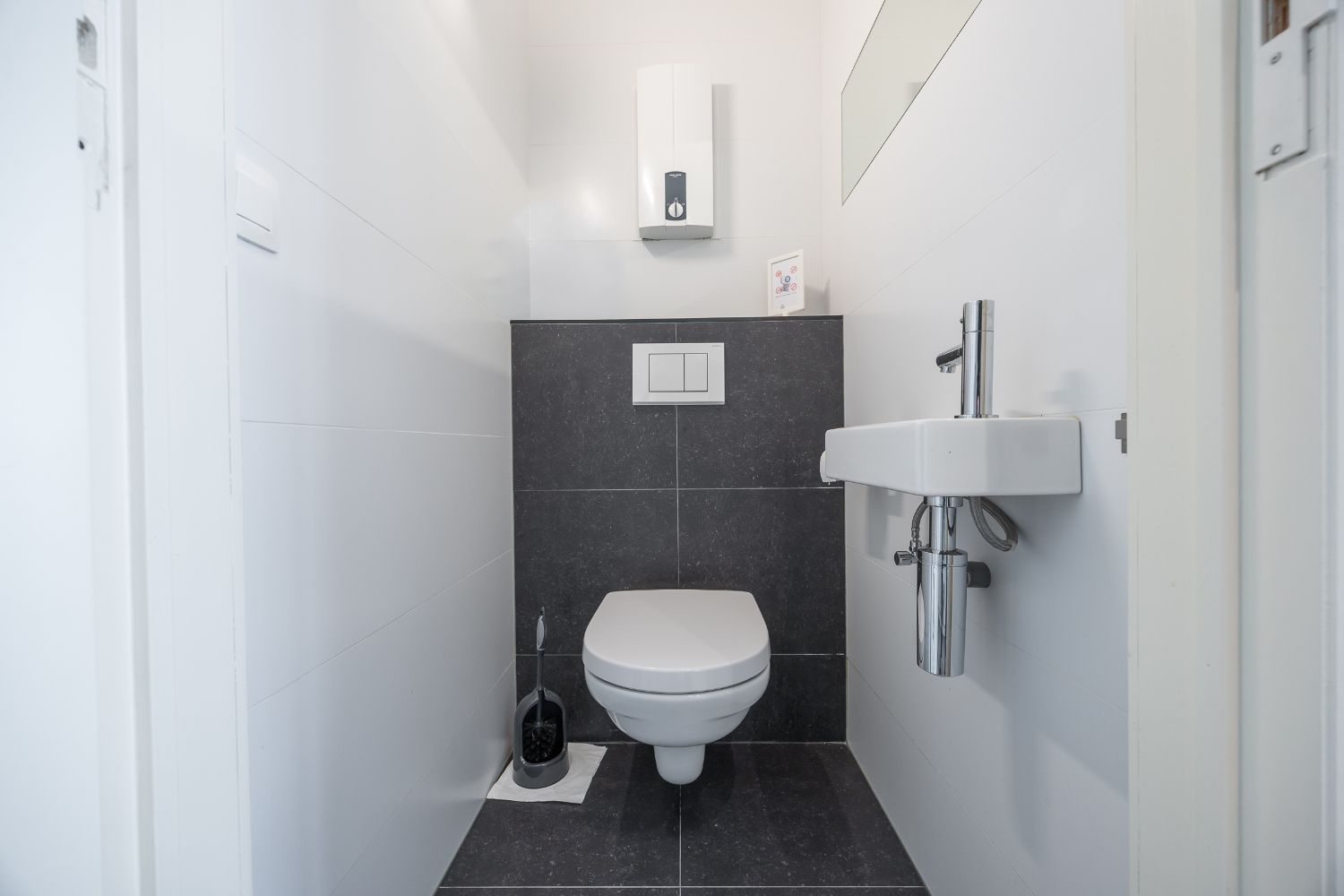 Instapklaar 2 slaapkamer-appartement met zijdelings zeezicht foto 15