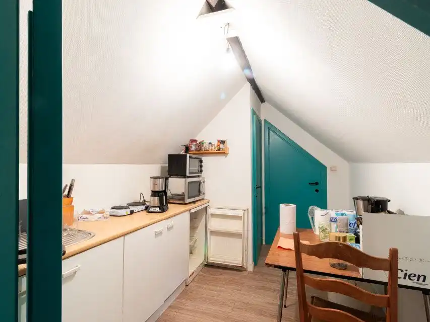 Opbrengsteigendom met ruim magazijn en appartement. foto 13