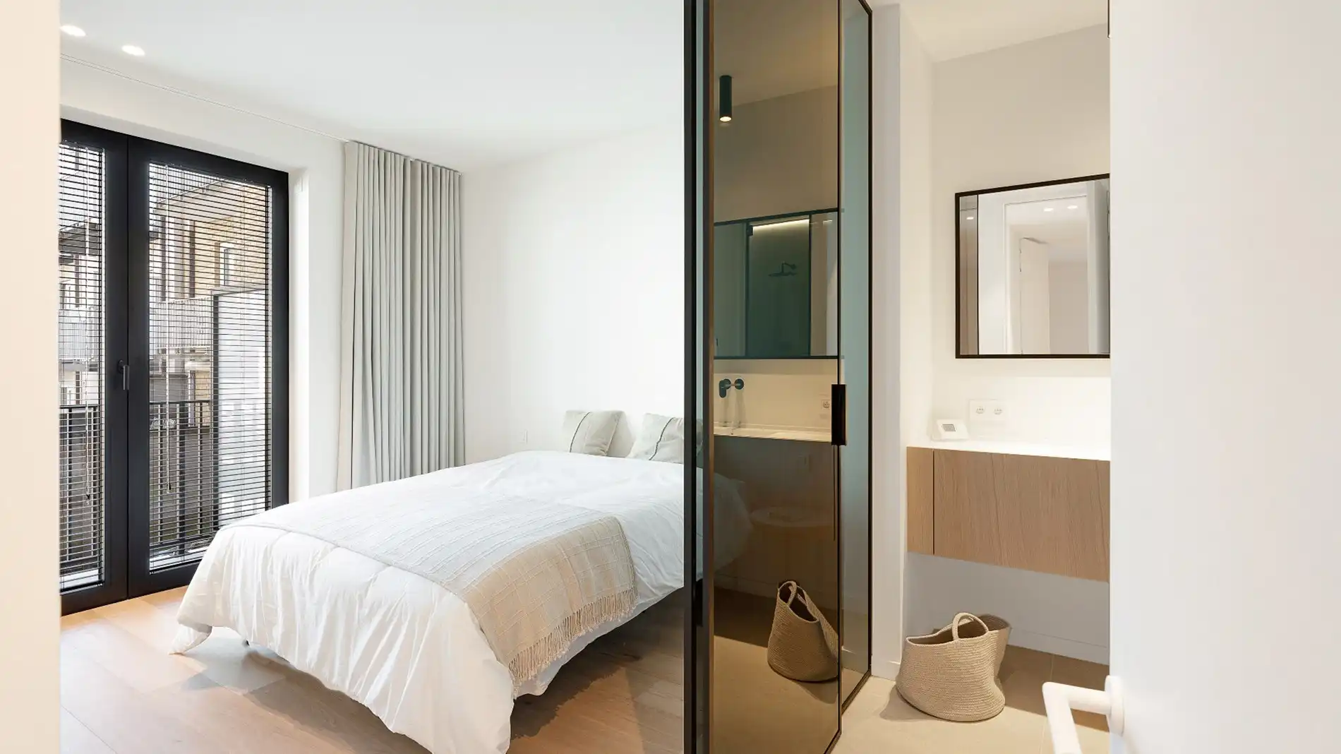 Nieuw appartement gelegen aan de zuidkant van het vernieuwde Burg. Fr. Desmidtplein. Gevelbreedte van ca. 8 meter. foto 19