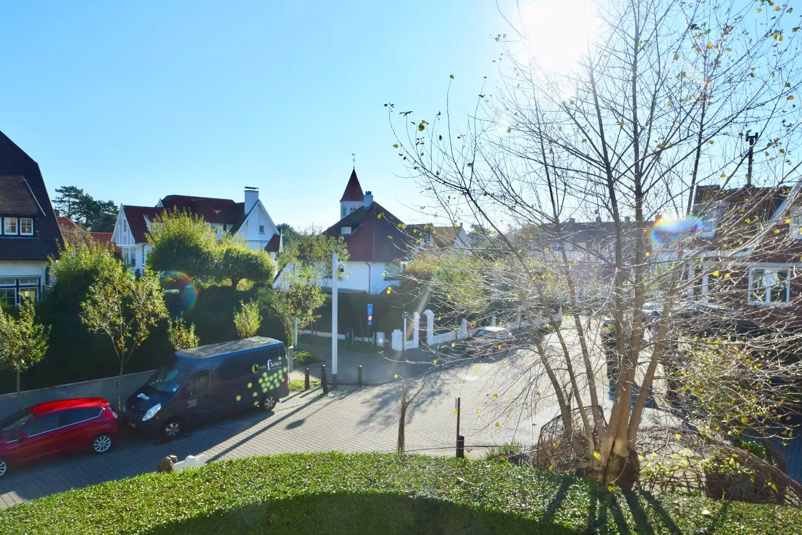 Prachtige karaktervolle villa in hartje Zoute, op enkele stappen van het Dominicanenkerkje en het strand te huur. foto 10