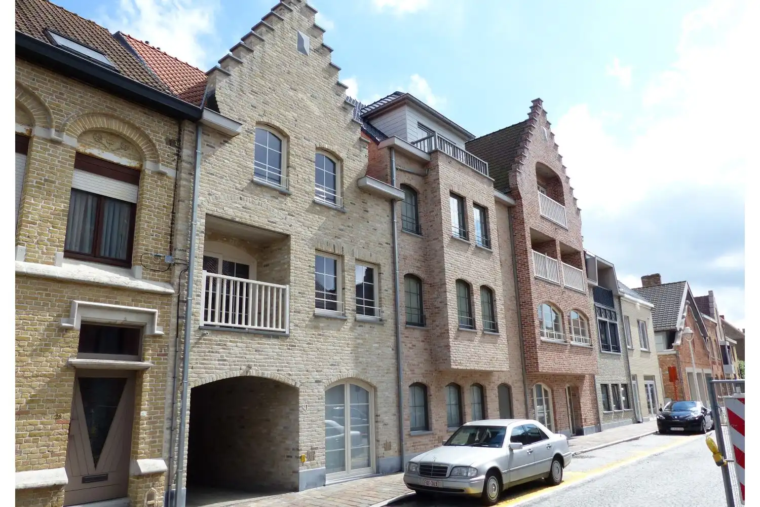 Garage te koop foto {{pictureIndex}}