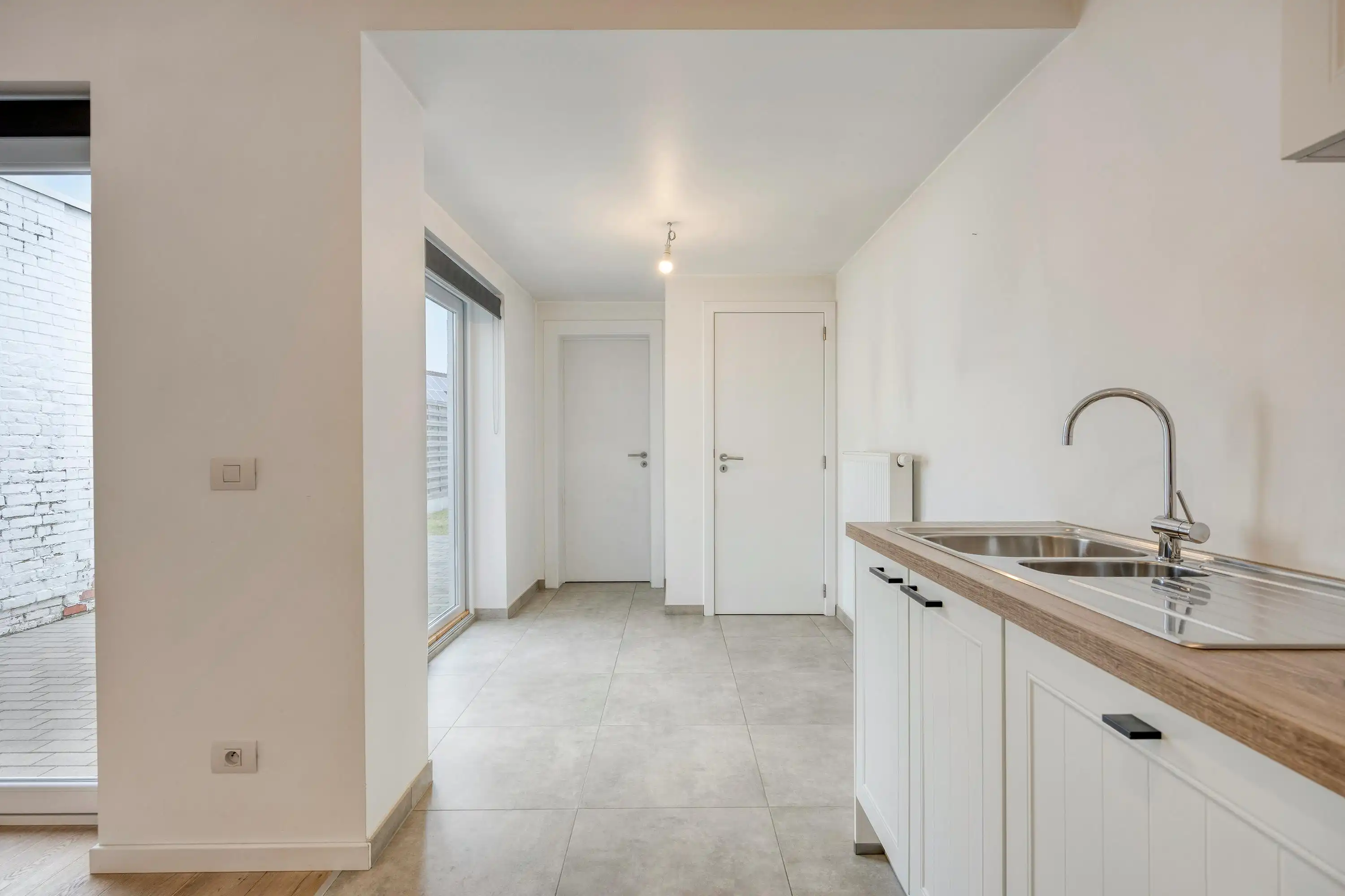 Recent gerenoveerd huis met 3 kamers te koop in Beveren-Leie foto 8