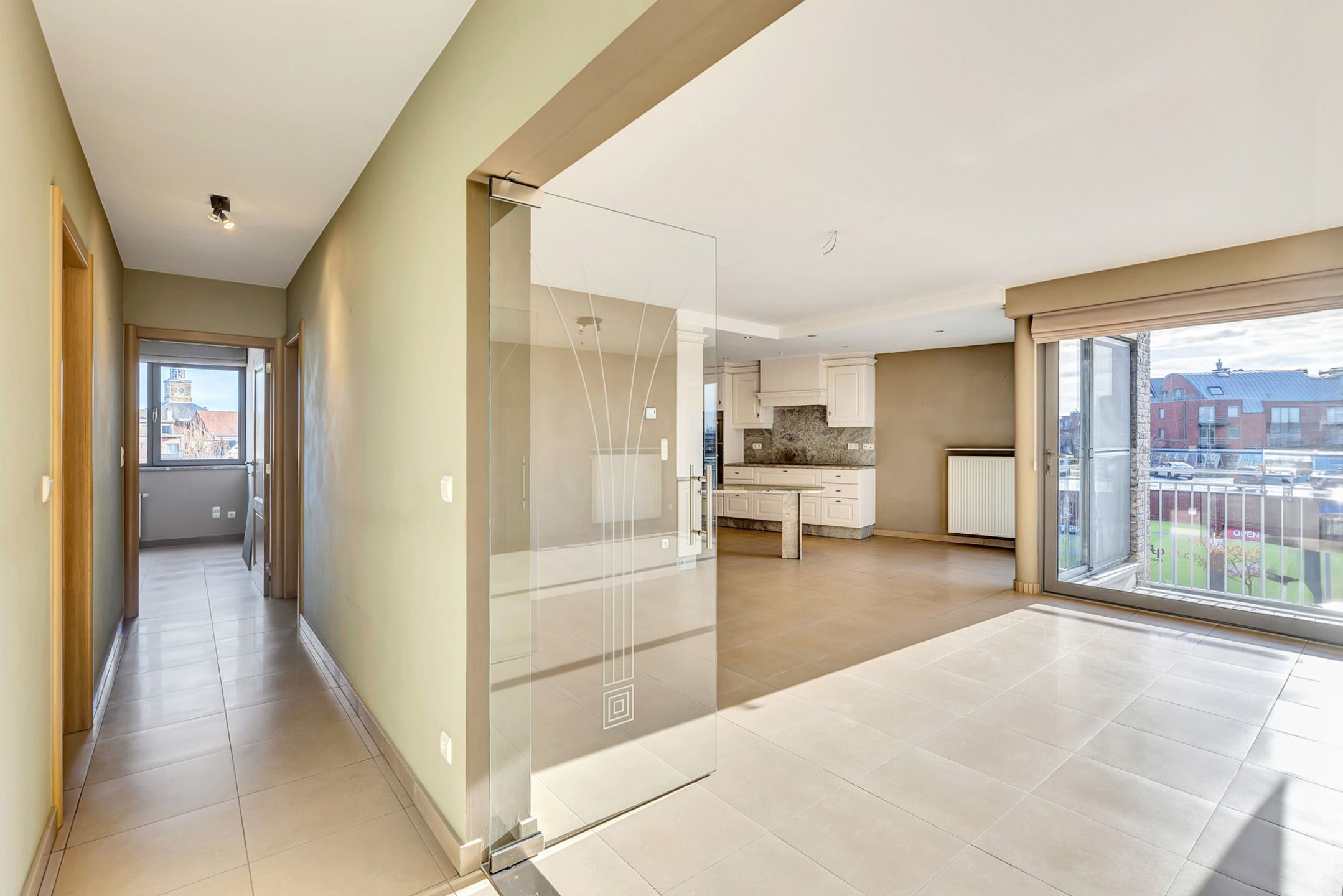 Instapklaar appartement met terras en garage op centrale ligging foto 13