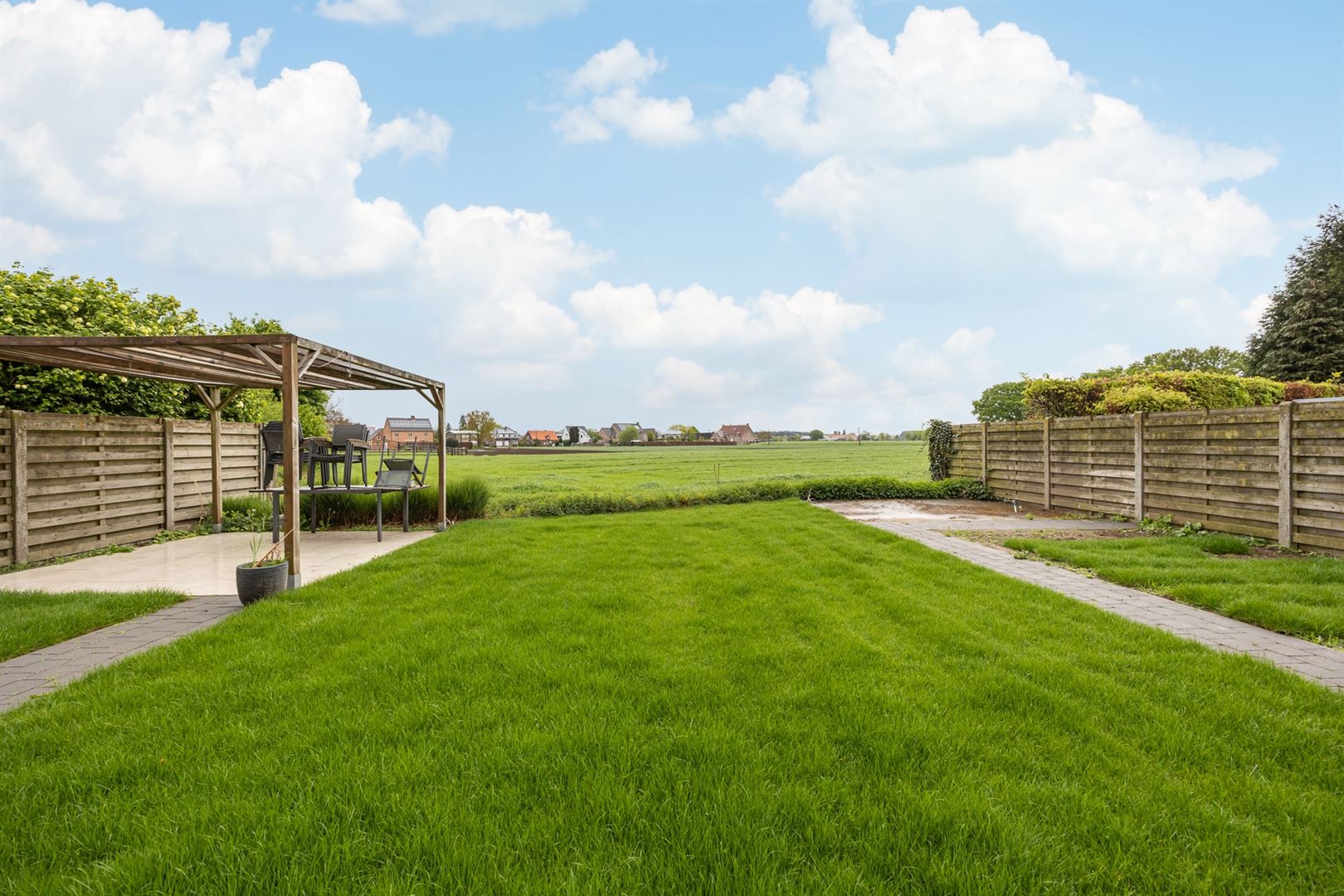 Moderne gezinswoning met open zicht foto 16