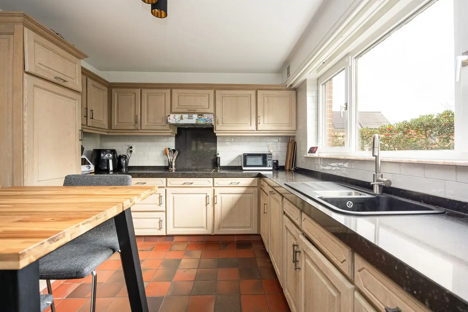 Karaktervolle woning met 4 slaapkamers en praktijkruimte. foto 10