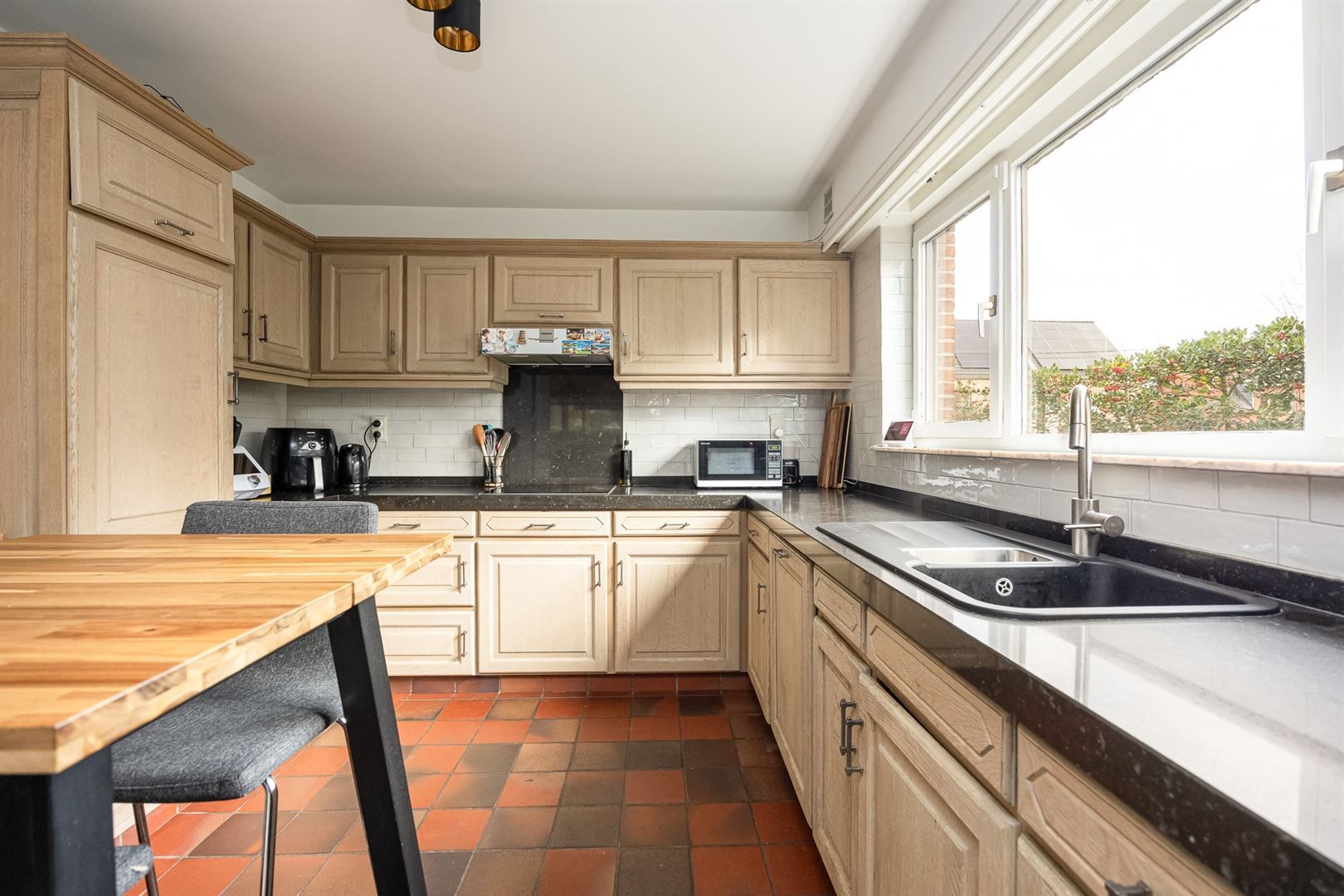 Karaktervolle woning met 4 slaapkamers en praktijkruimte. foto 10