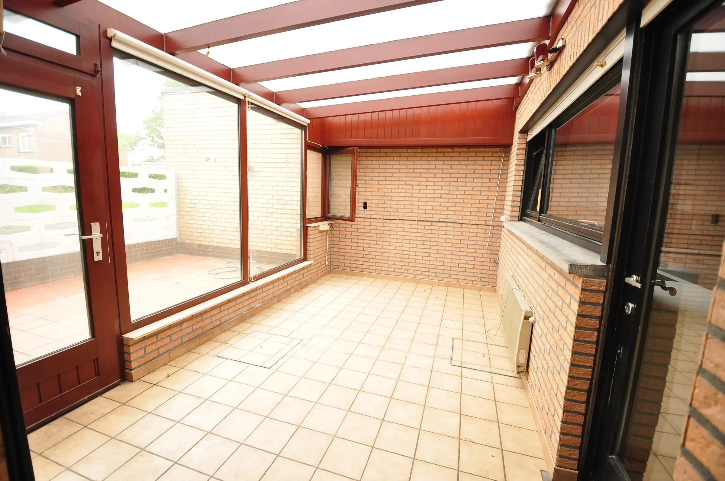 Bungalow met grote garage en twee slaapkamers foto 5