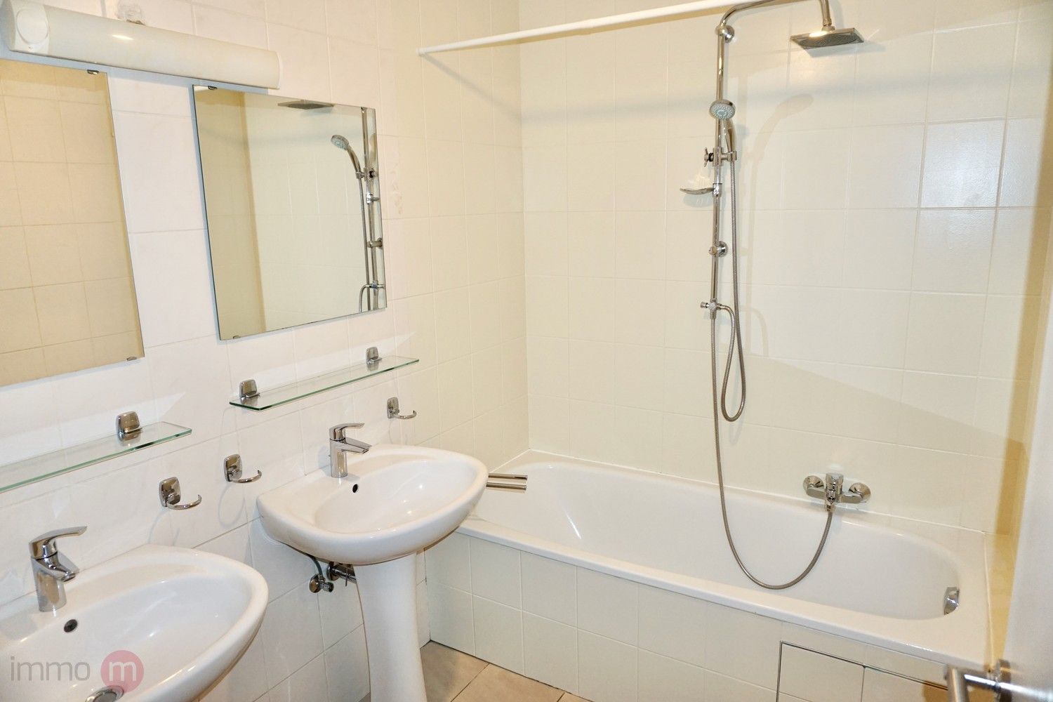 Goed gelegen appartement met 2 slaapkamers, terras en autostaanplaats foto 19