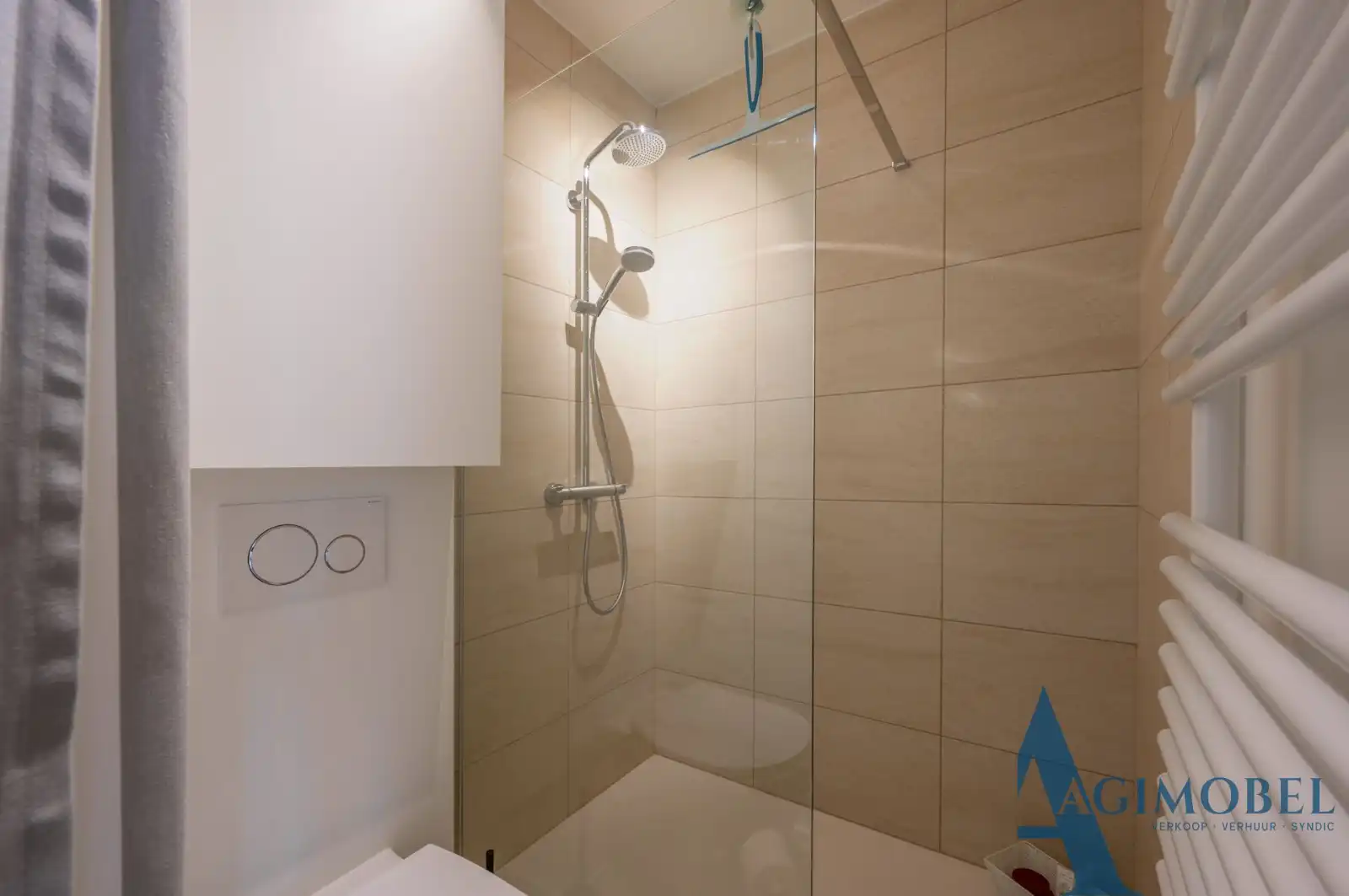 Compacte hippe studio op op wandelafstand van de zee . foto 9