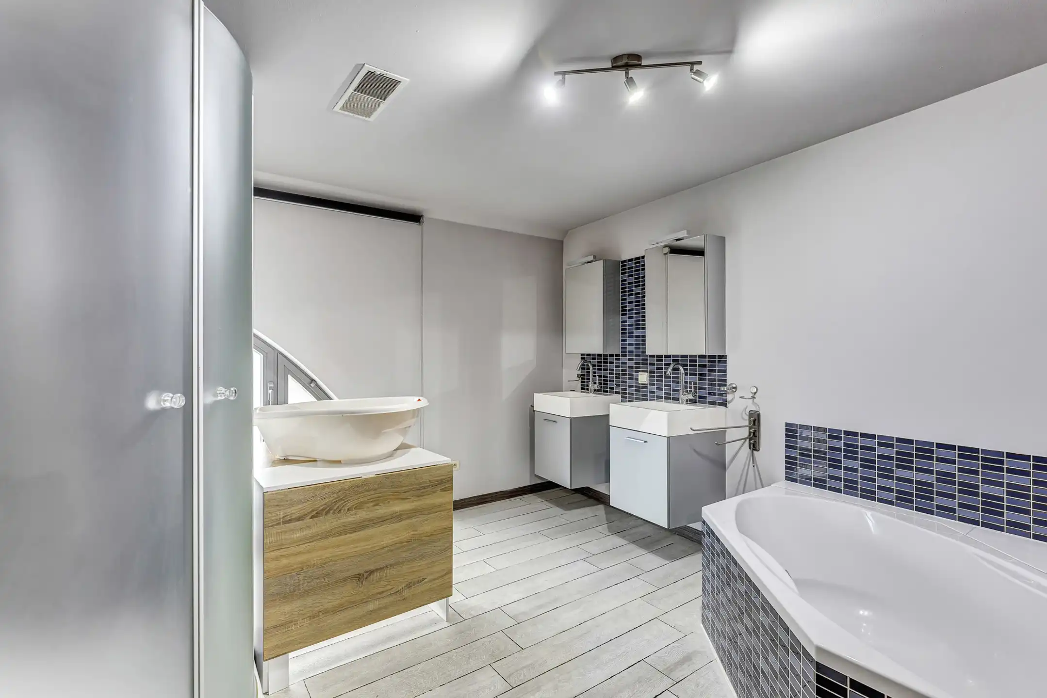 Woonst met 4 slpks en verwarmd zwembad in Erembodegem foto 25