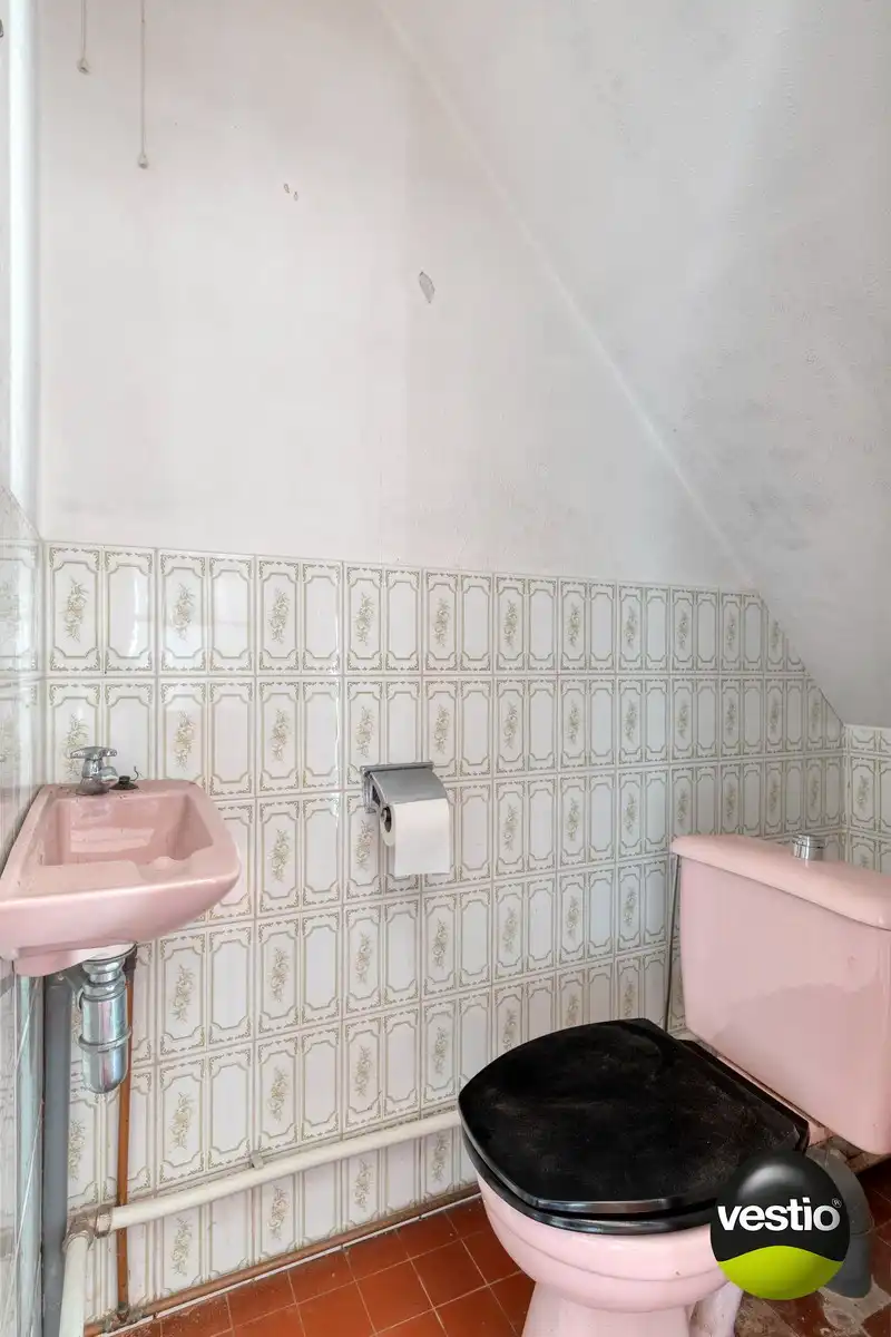 TE RENOVEREN WONING MET 3 SLAAPKAMERS EN GARAGE OP EEN RUIM PERCEEL VAN  8A 29CA IN HARTJE NIEUWERKERKEN foto 15