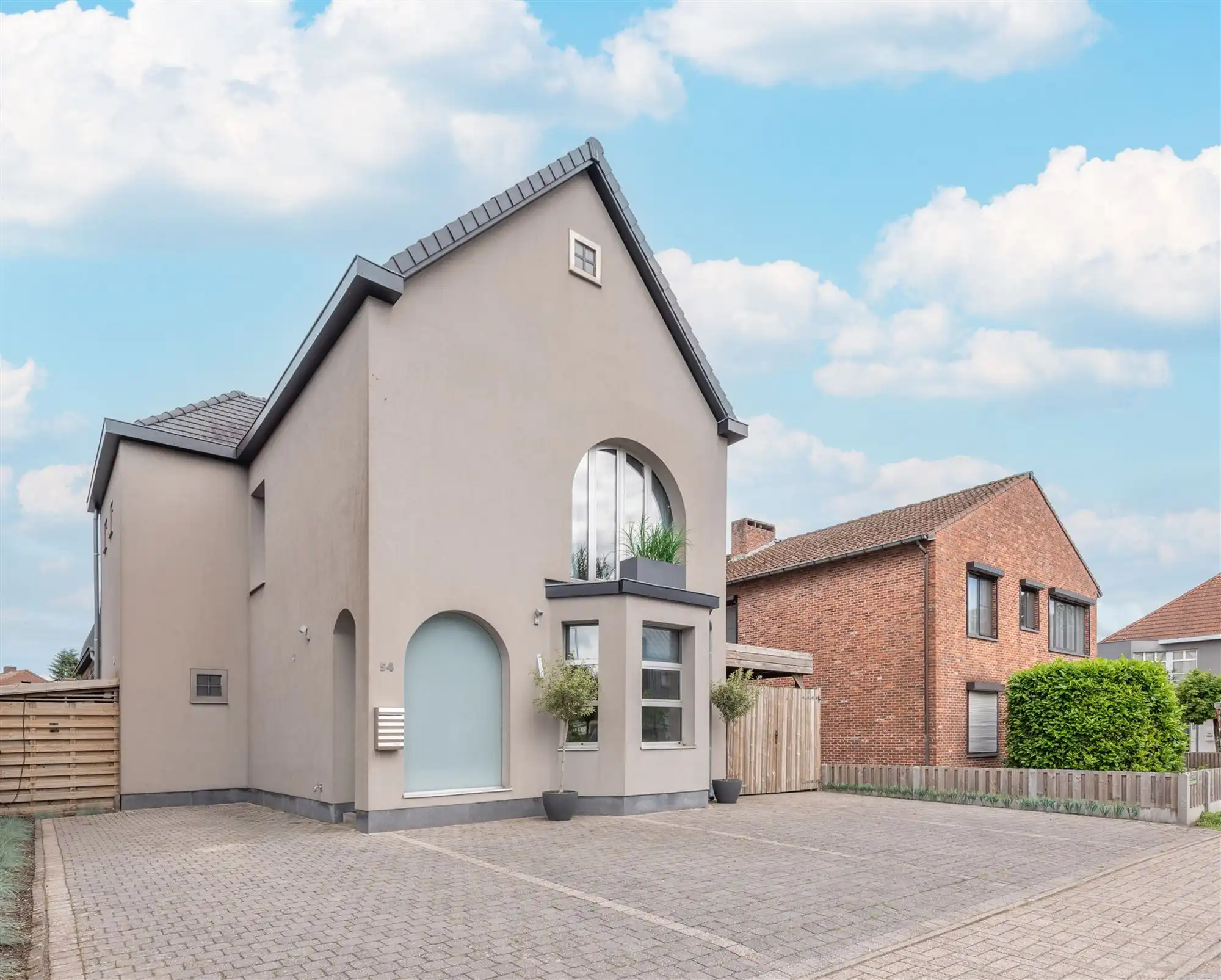 Vrijstaande woning met ruimte voor vrij beroep foto {{pictureIndex}}