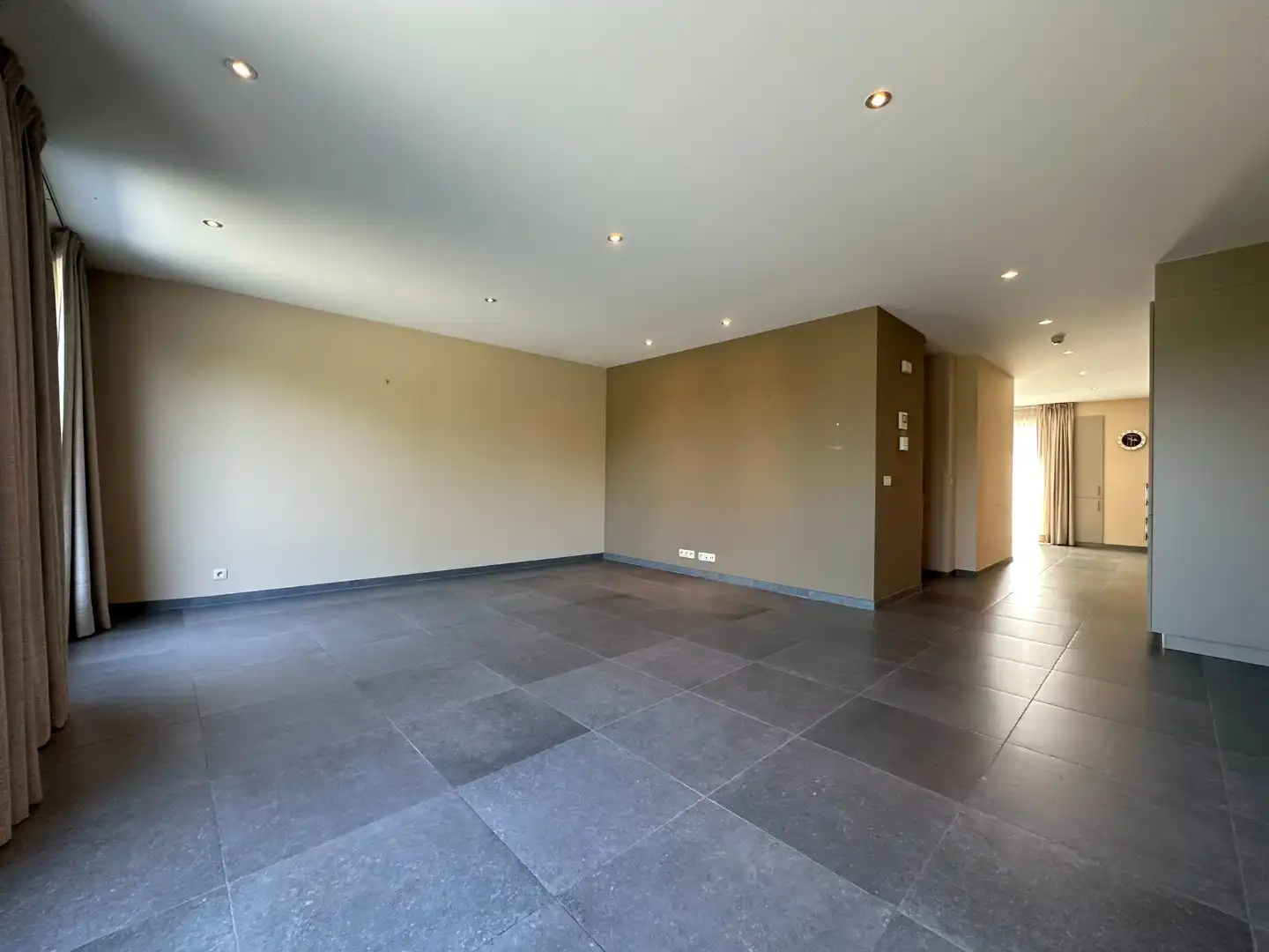 Prachtig, ruim duplex-appartement 115 m² met ruim terras in centrum Sint-Antonius foto 8