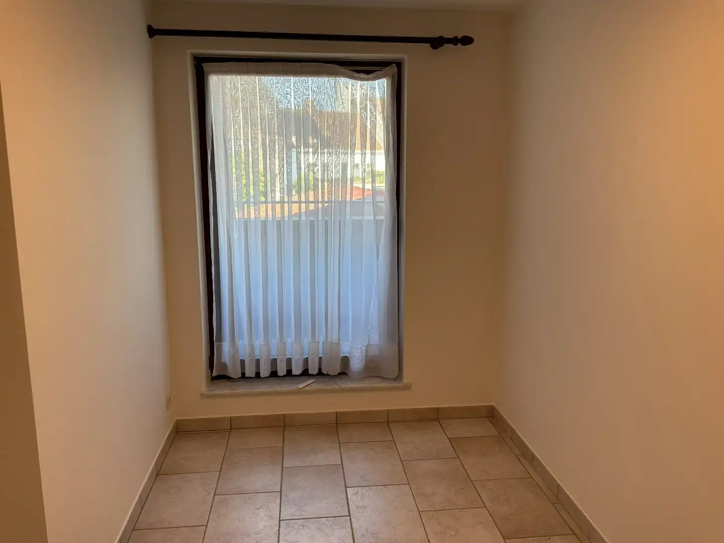 Ruim en lichtrijk appartement met 2 slaapkamers te huur in centrum Izegem foto 8