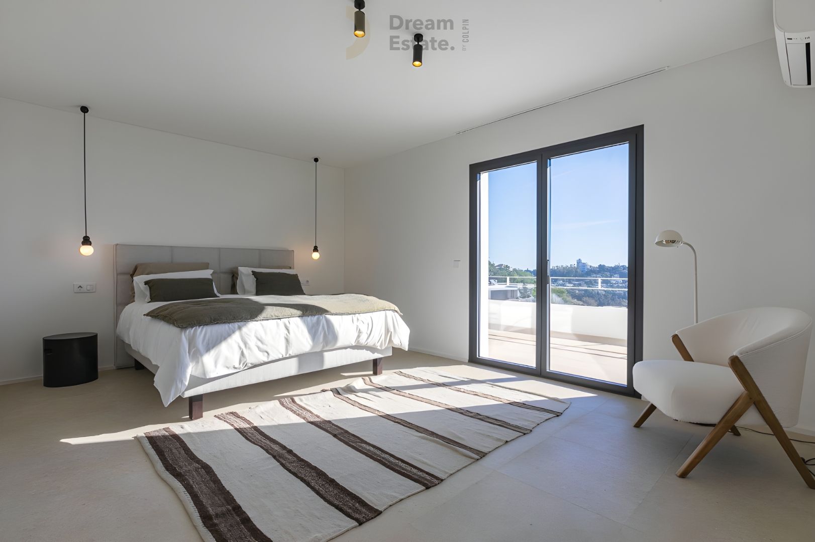 Gerenoveerde Ibiza'stijl' woning met uitzicht op zee te Benahavis. foto 12