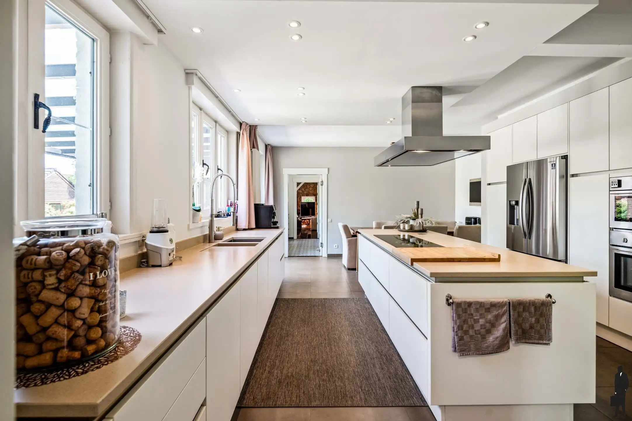 Exclusieve villa met zwembad en professionele ruimte foto 9