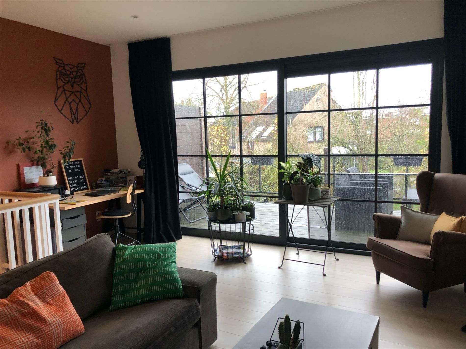 Instapklare ruime gerenoveerde woning met ruime uitbouw achteraan, groot zonneterras en koer foto 9