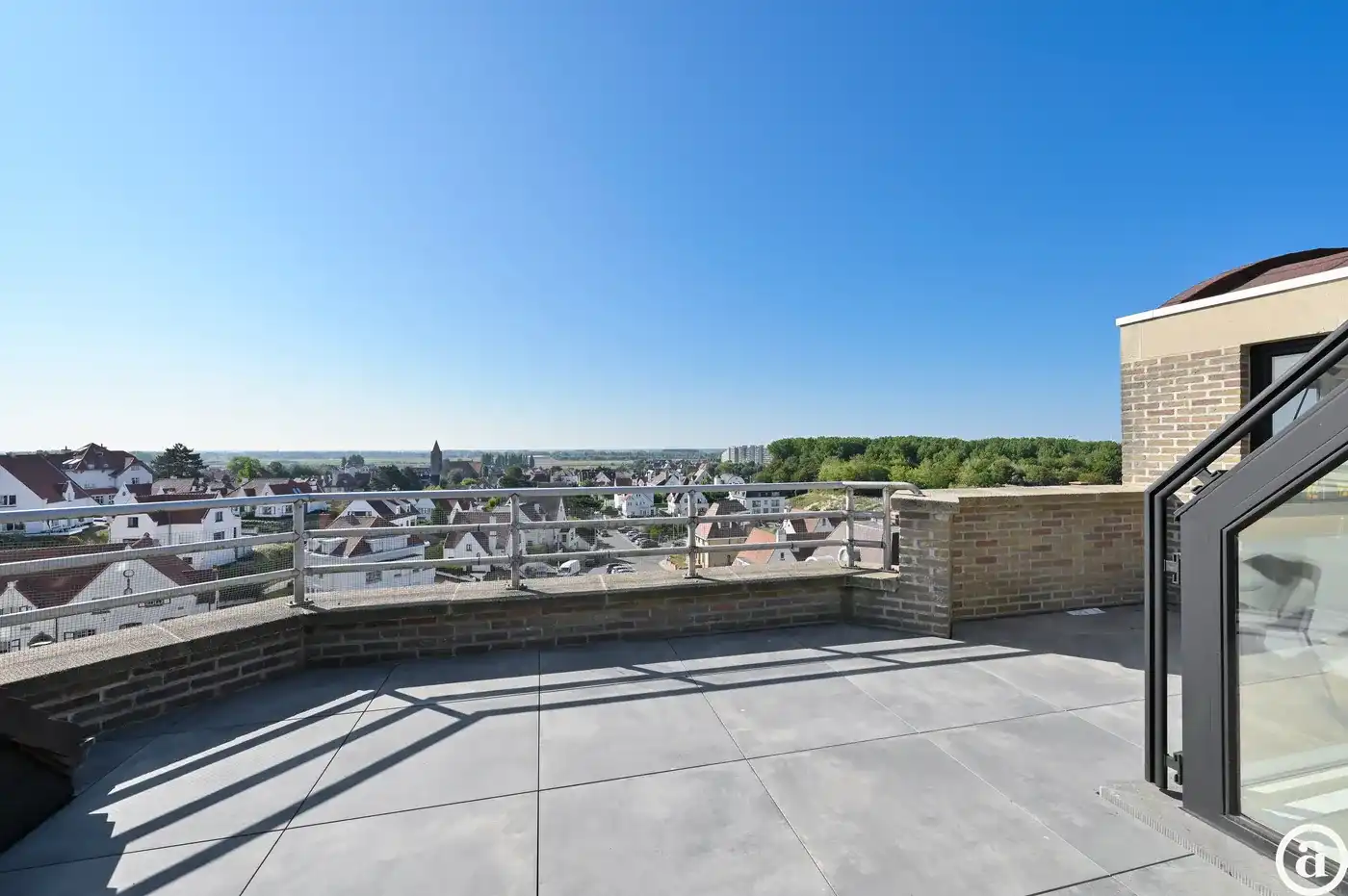 Ruim duplexappartement met 4 slaapkamers en zonneterras.  foto 9