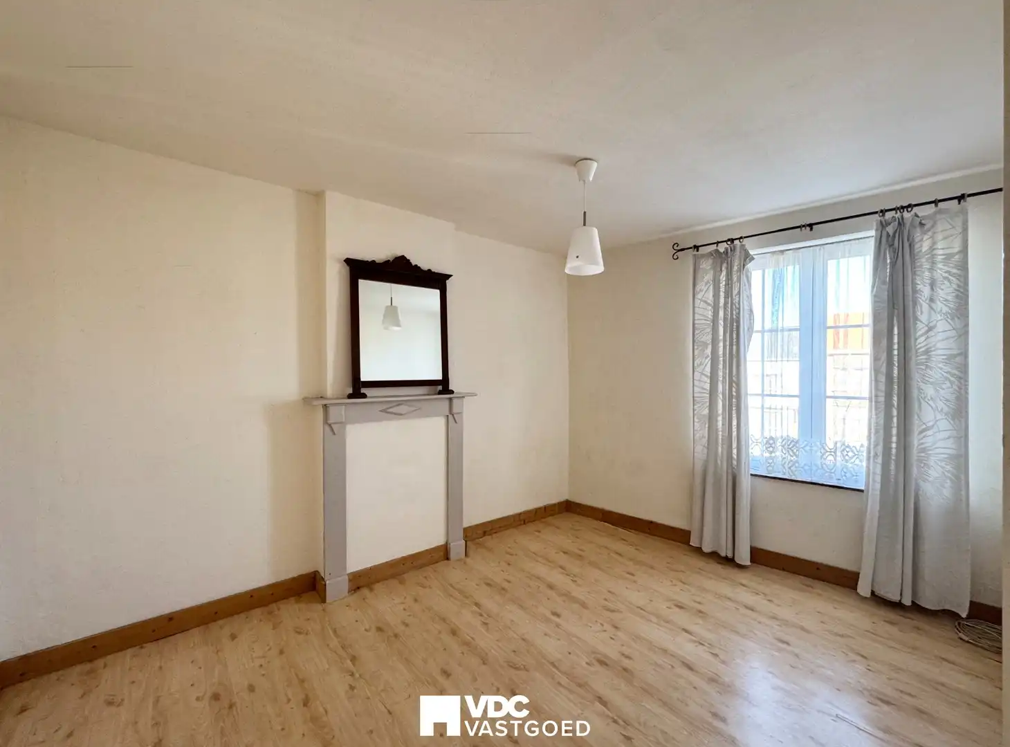 Te renoveren stadswoning met potentieel in centrum Borgloon foto 8