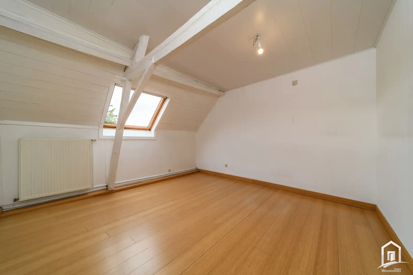 Ruime woning met 4 slaapkamers in rustige straat foto 13