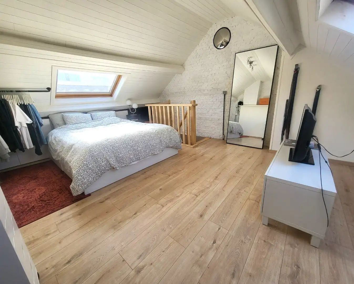 Volledig gerenoveerde woning...properder dan een apotheek... foto 13