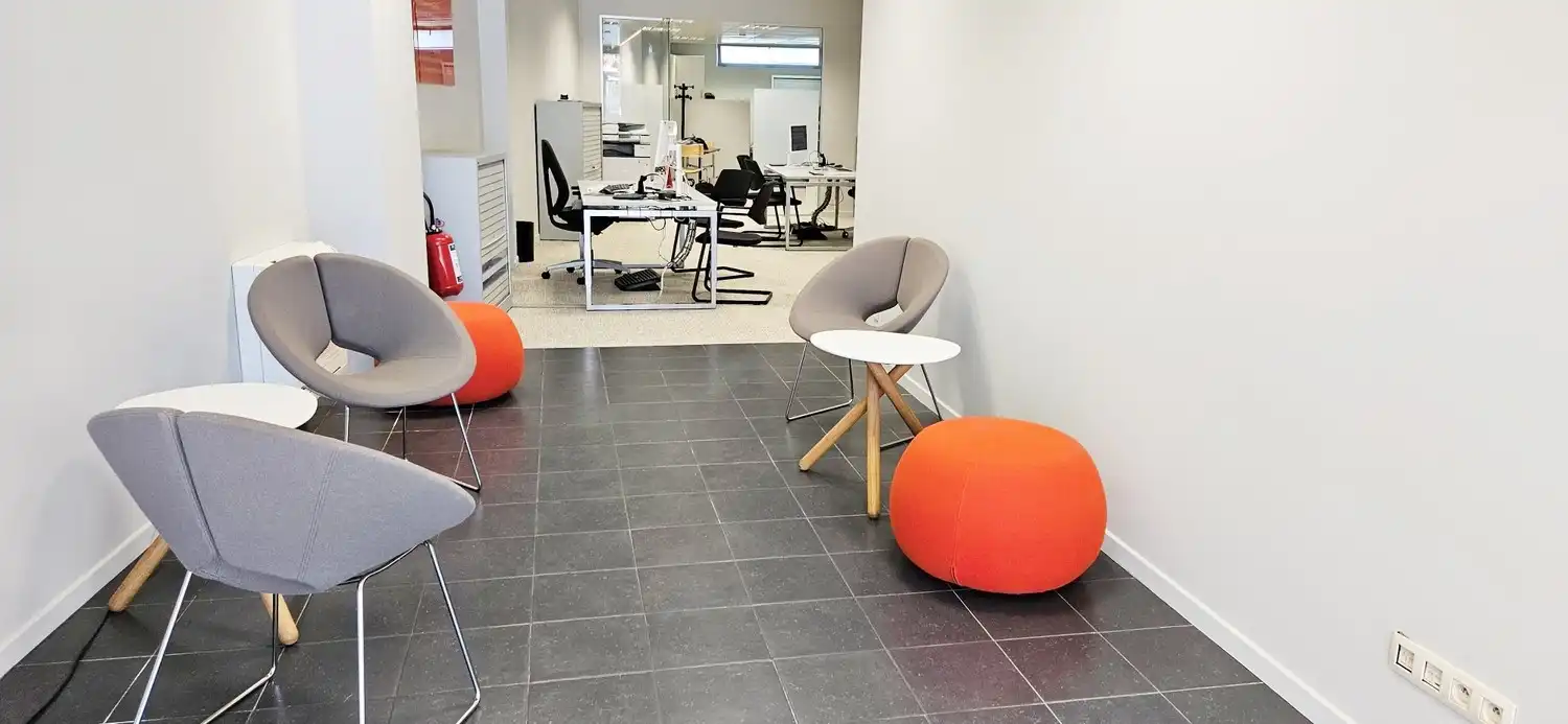 INSTAPKLAAR KANTOOR - COMMERCIEEL GELIJKVLOERS VEEMARKT TIENEN foto 2