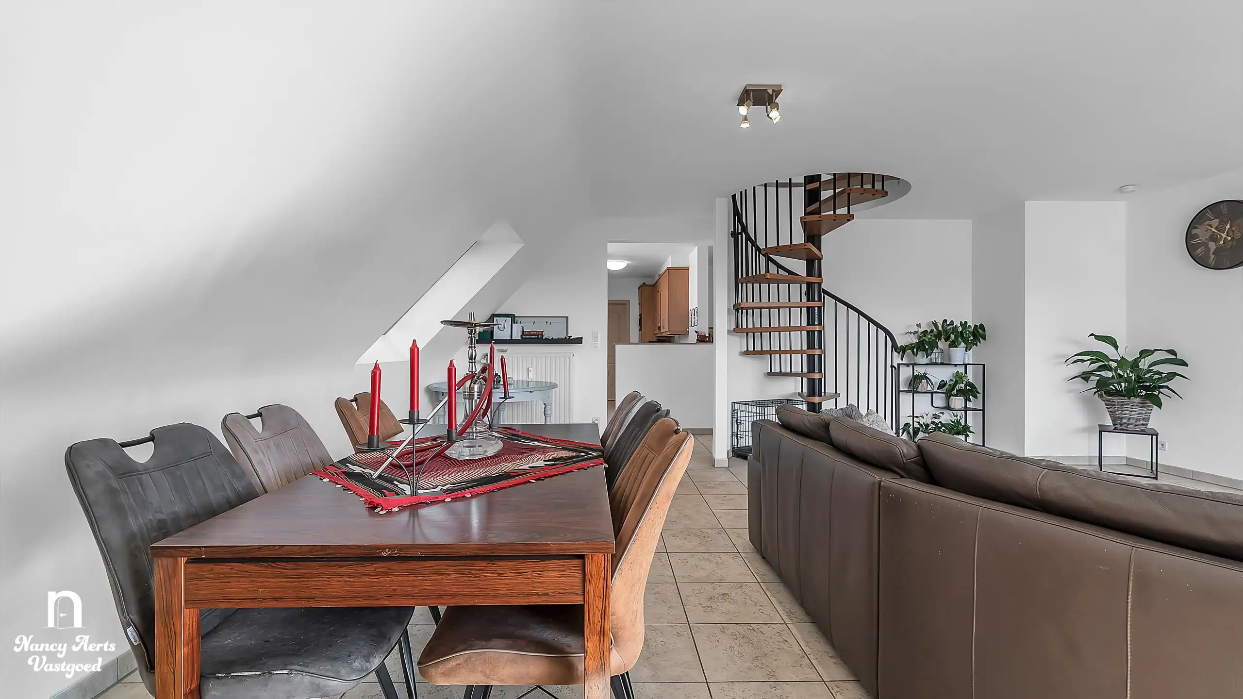 Ruim duplexappartement met terras, garage en topligging foto 19