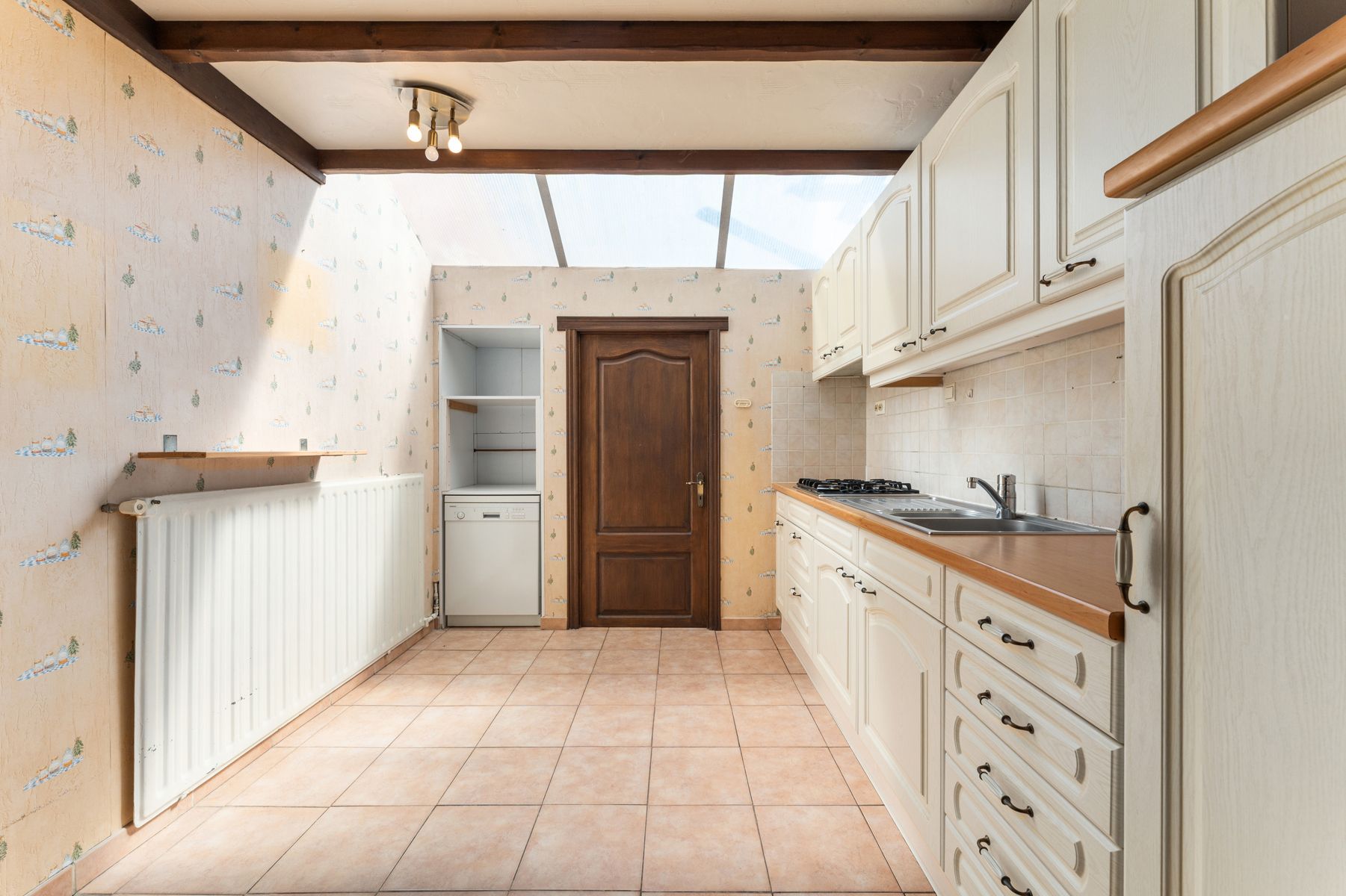Ruime woning met gunstig EPC, grote tuin en loods foto 6