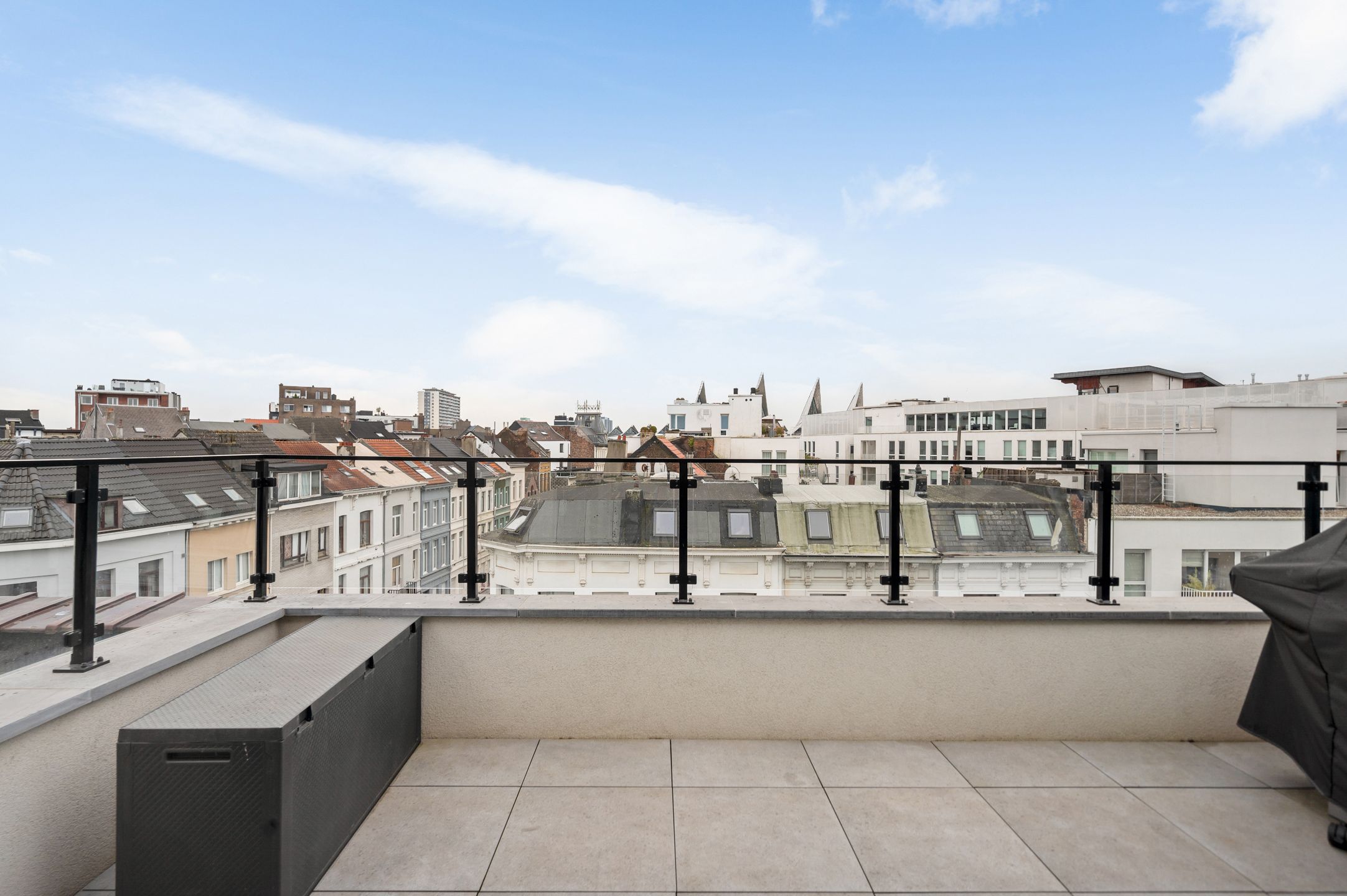 Upside down-woning met dakterras en parking foto 22