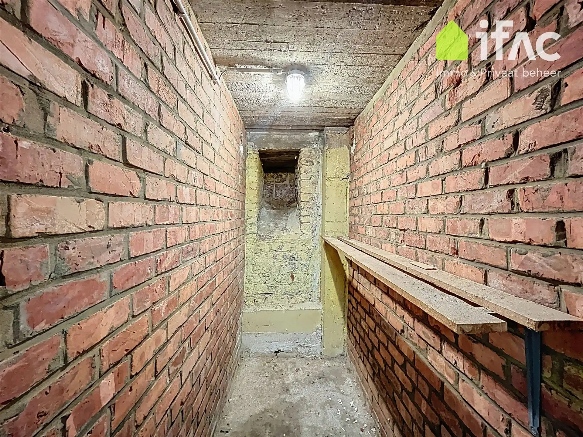 Ruim appartement van (110m²) met terras  foto 17