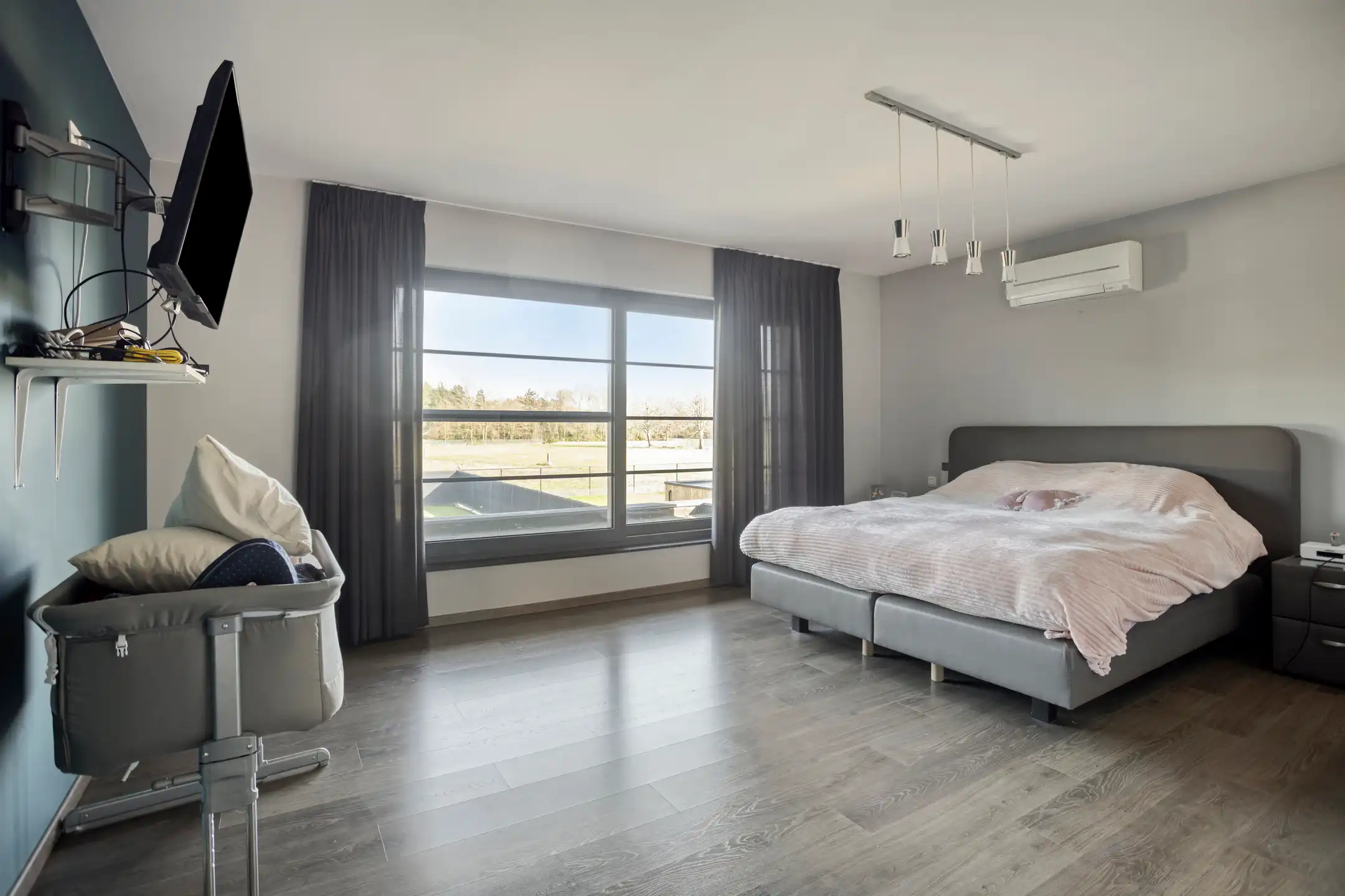 Recente vrijstaande woning op perceel van 10a foto 13