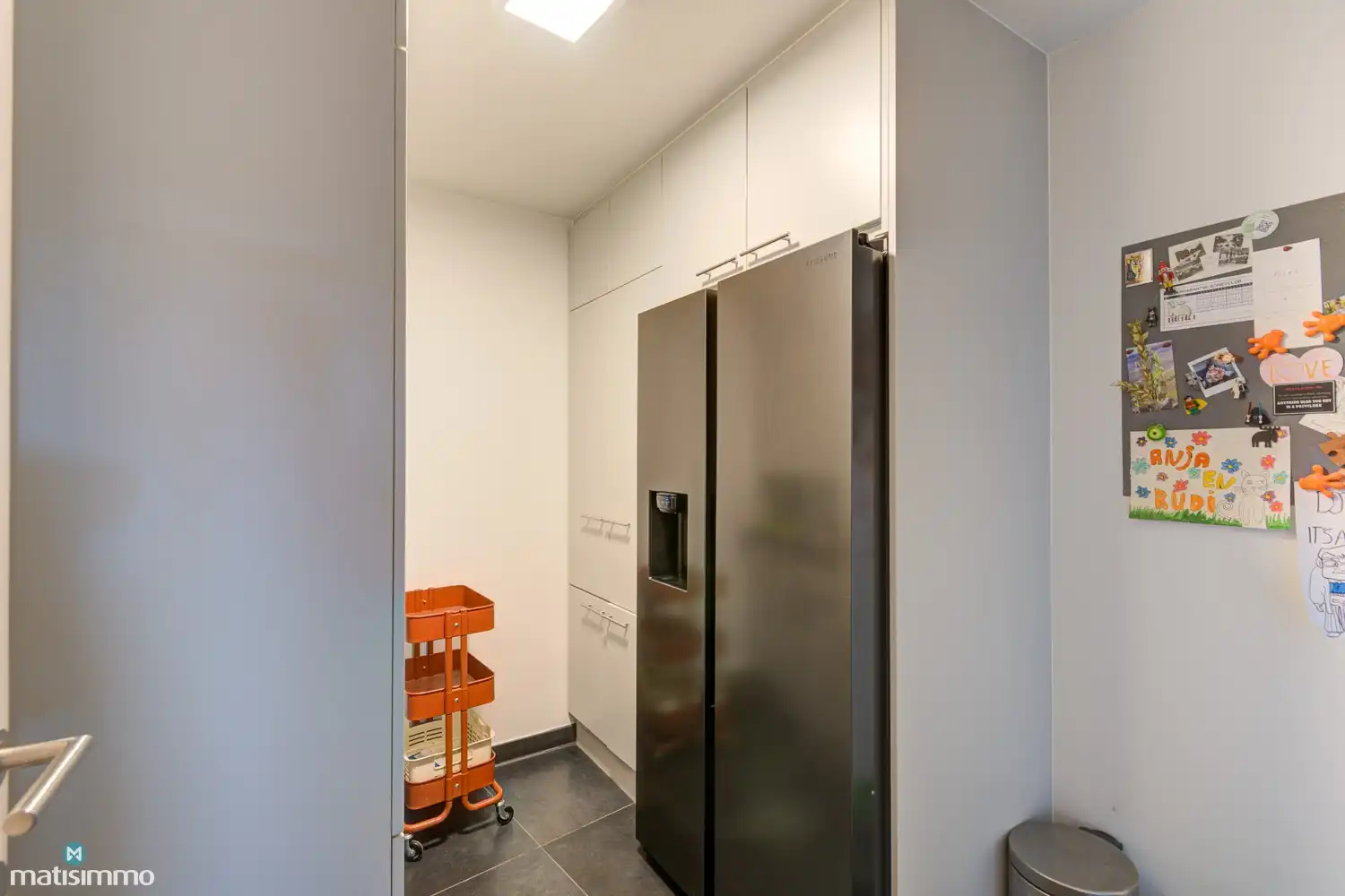 ZEER RUIM EN MODERN DUPLEXAPPARTEMENT (234M²) MET 5 SLAAPKAMERS, 2 BADKAMERS, 2 TERRASSEN, 2 KELDERS, DUBBELE GARAGE (60M²) (+ OPTIONEEL GARAGE) IN HET CENTRUM VAN LANAKEN foto 12