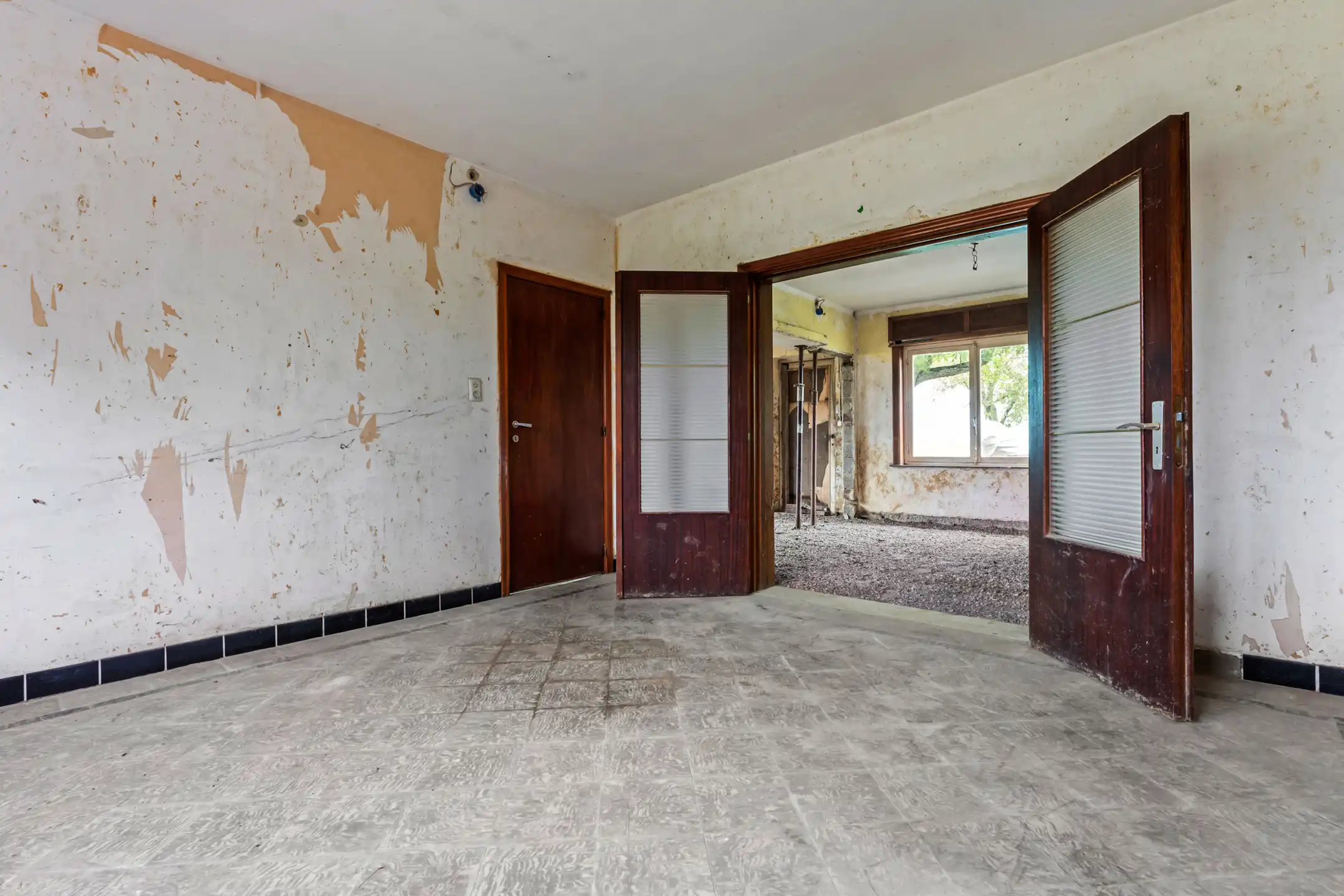 Te renoveren woning op 12a85ca te Valmeer foto 3