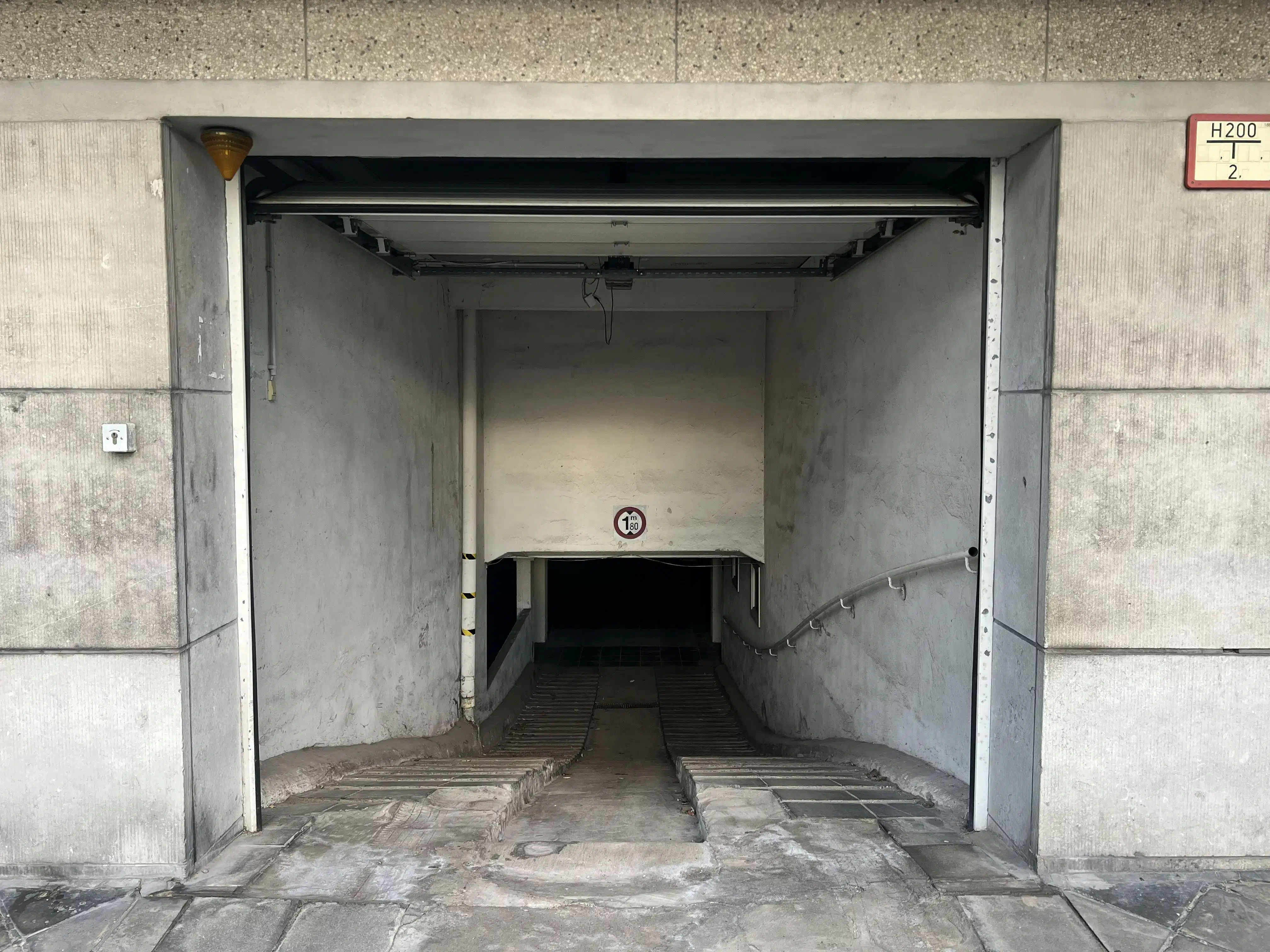 Ruime garagebox te koop te Oostende - Mariakerke foto 5