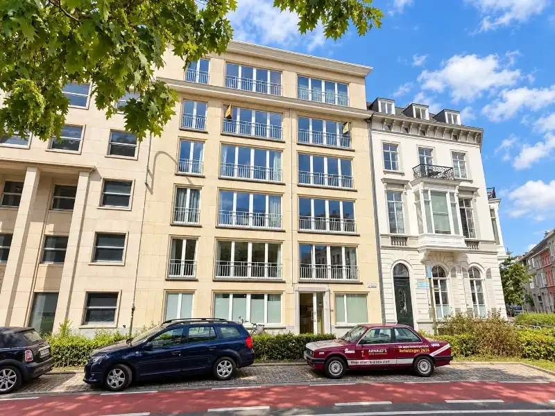 Leuk appartement met zicht op het Sint-Annaplein foto {{pictureIndex}}