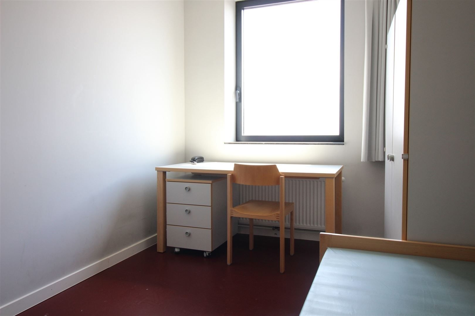 Studentenkamer op de bovenste verdieping op een toplocatie! foto 3