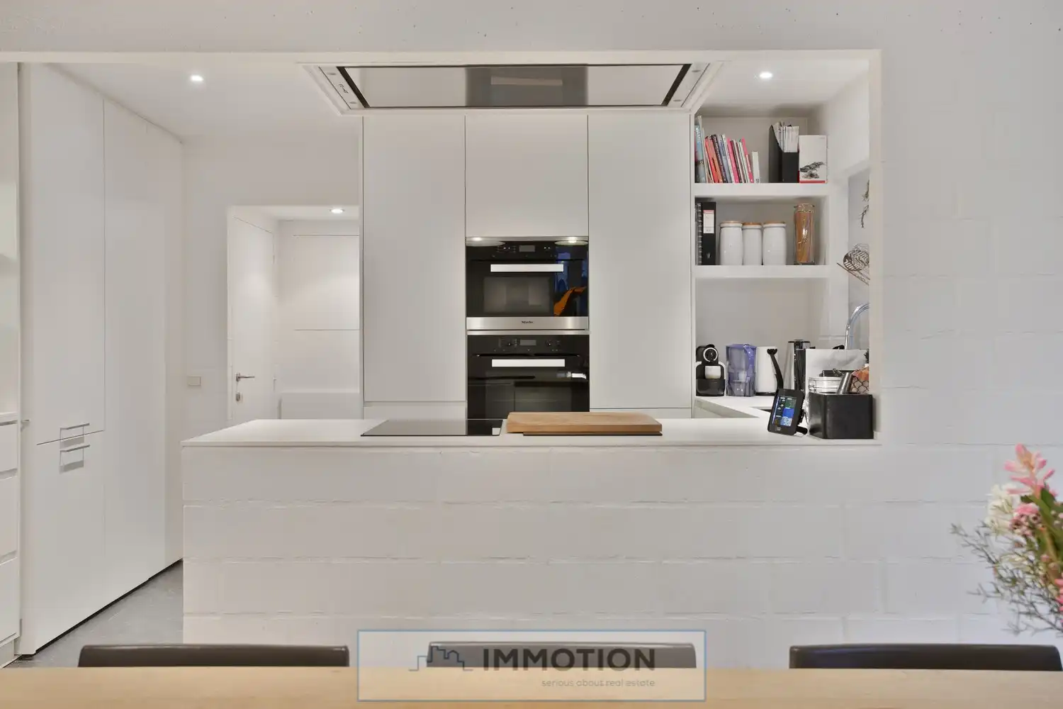 Unieke hoekwoning met twee vergunde appartementen foto 6