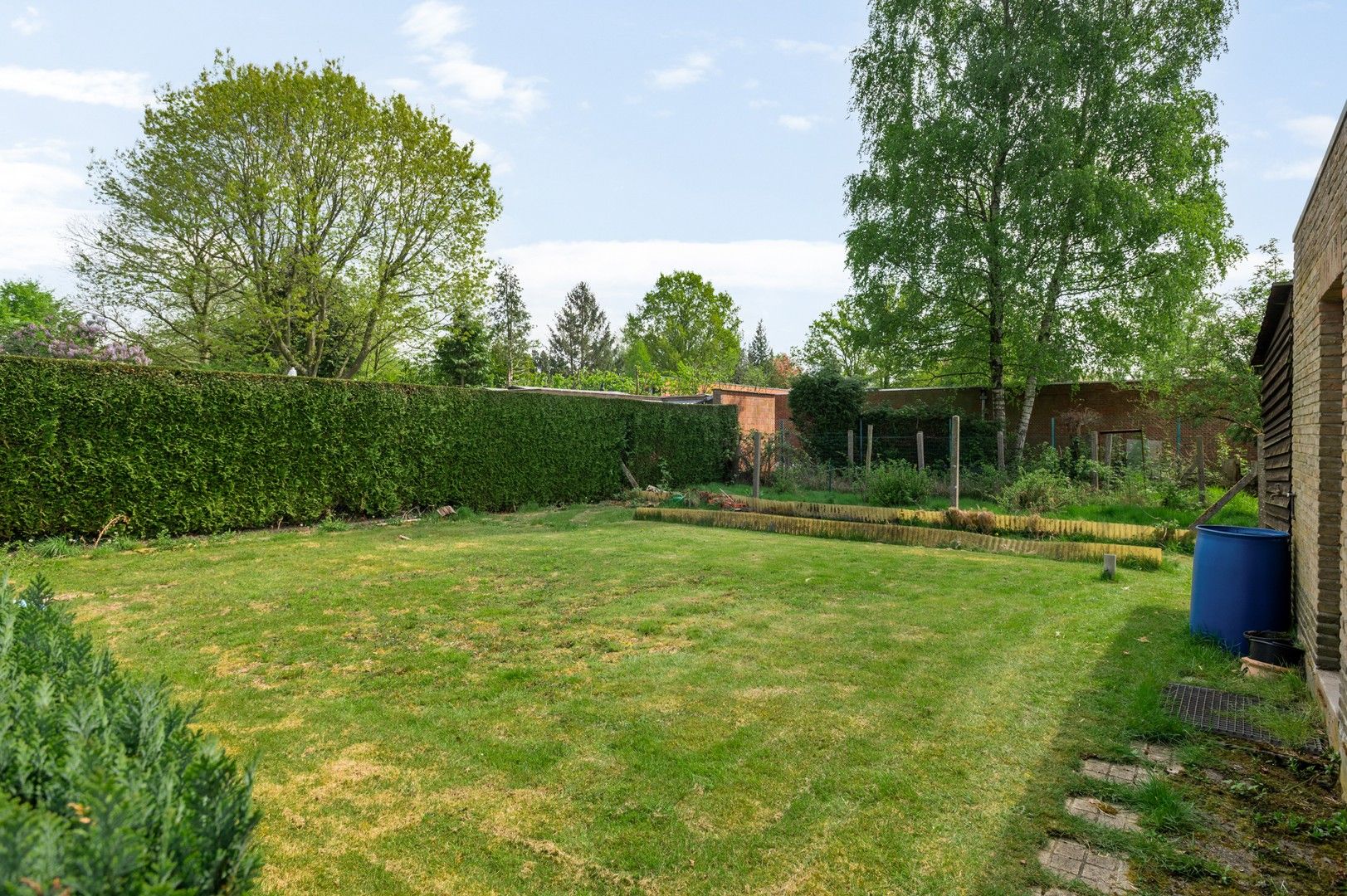 Vrijstaande villa met een grote zonnige tuin in Brasschaat foto 14