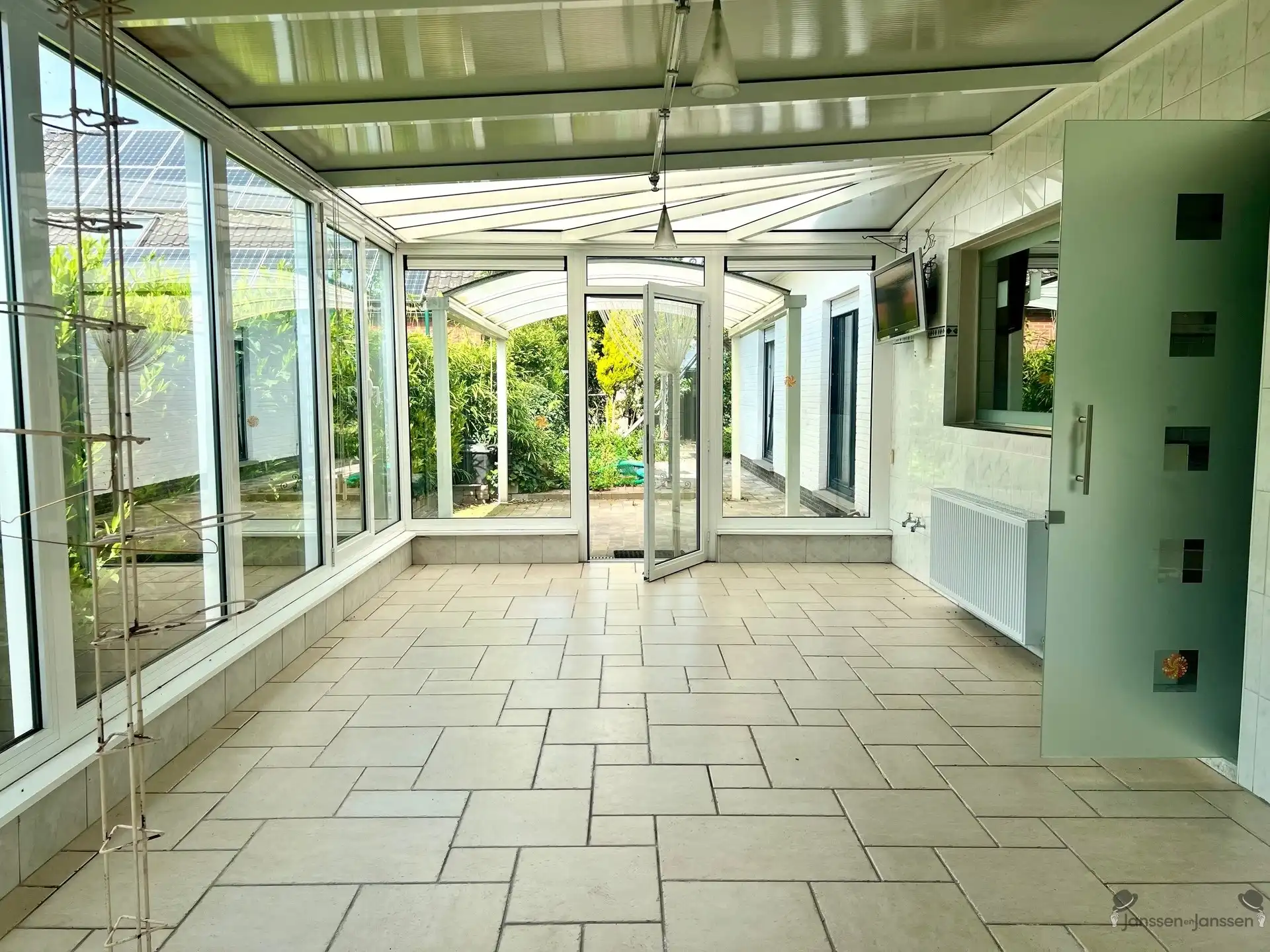 Vrijstaande bungalow met garage foto 14