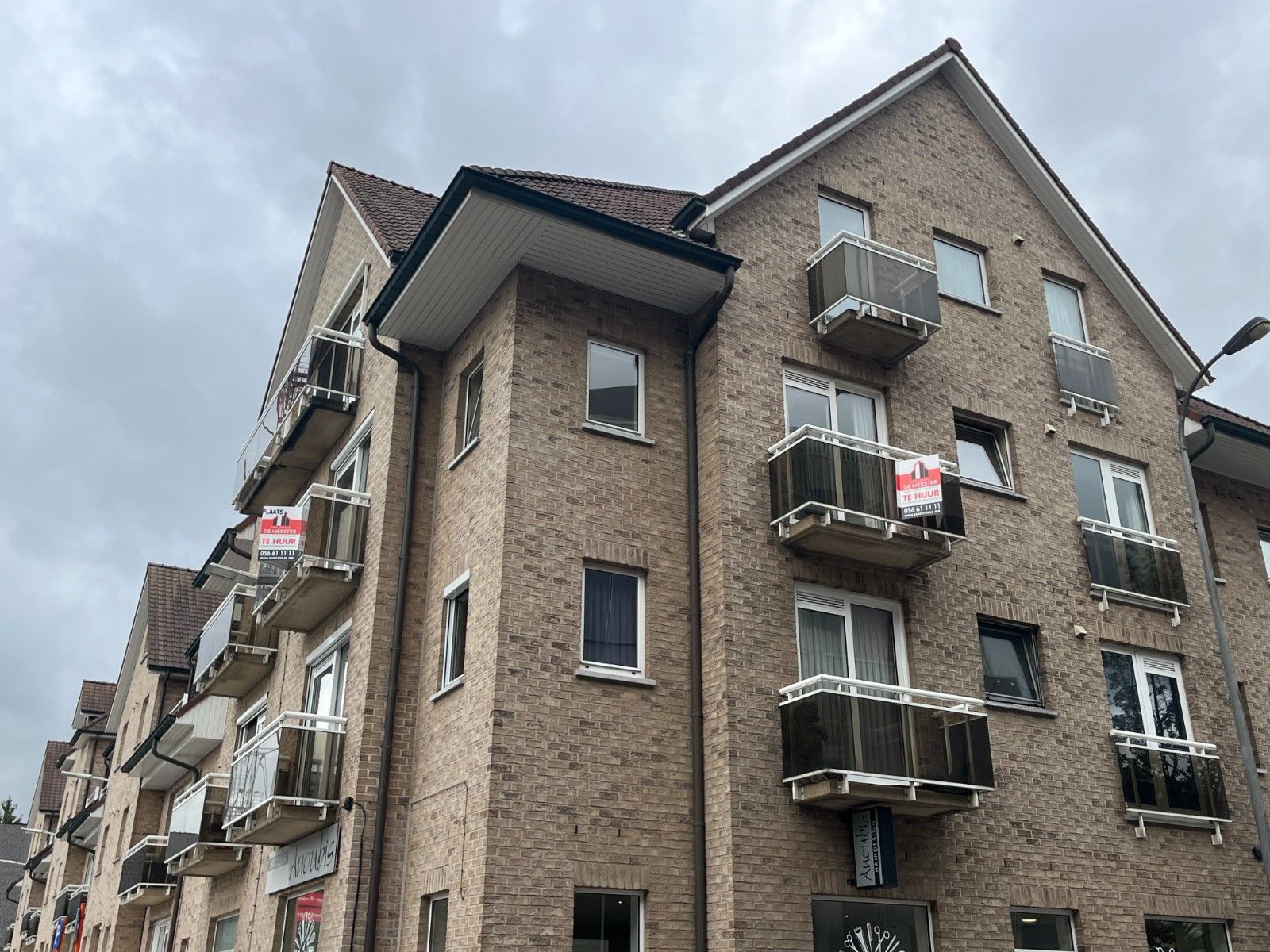 ☀️ Te huur in Waregem – gezellig 1-kamerappartement met alles erop en eraan! foto 2