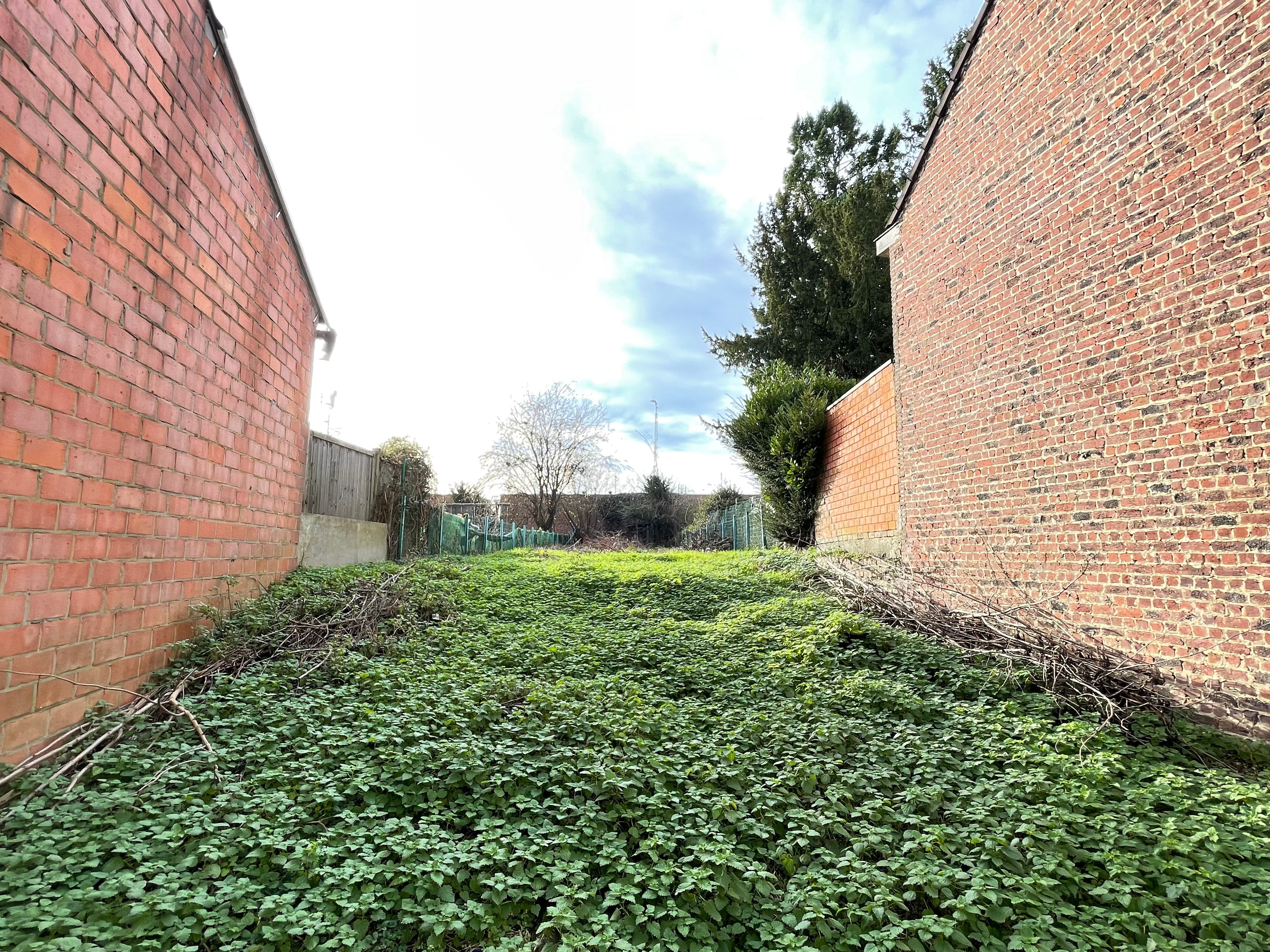 Bouwgrond 2 gevel woning met tuin foto 4