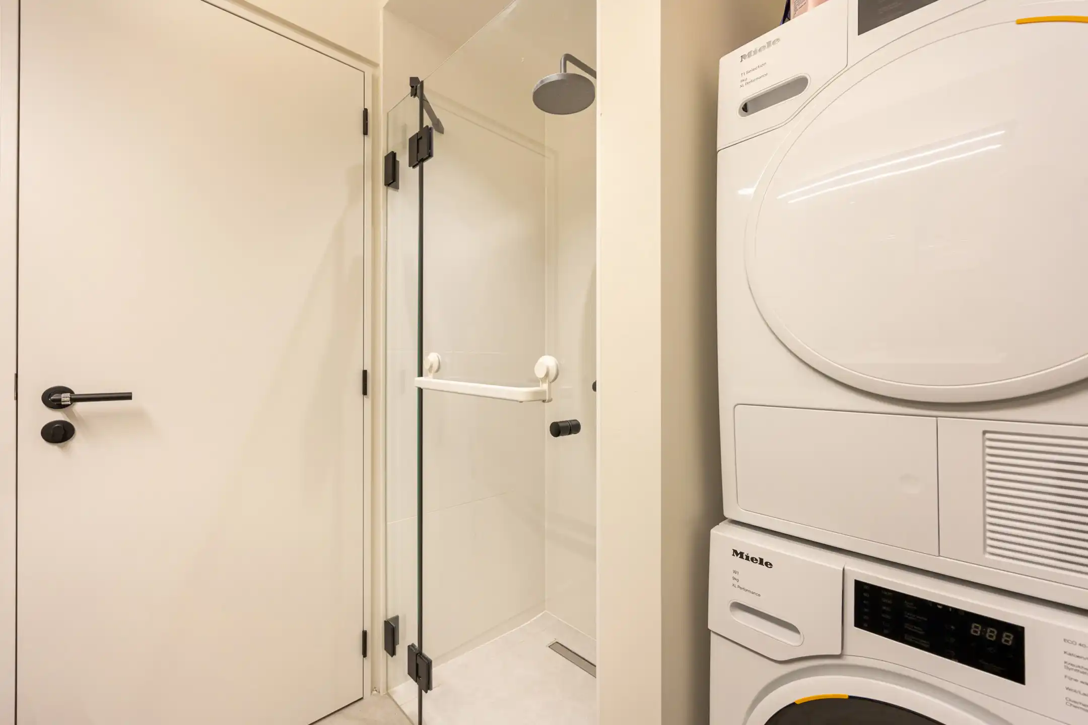 Nieuwbouw met terras van 50m2 inclusief autostaanplaats foto 14