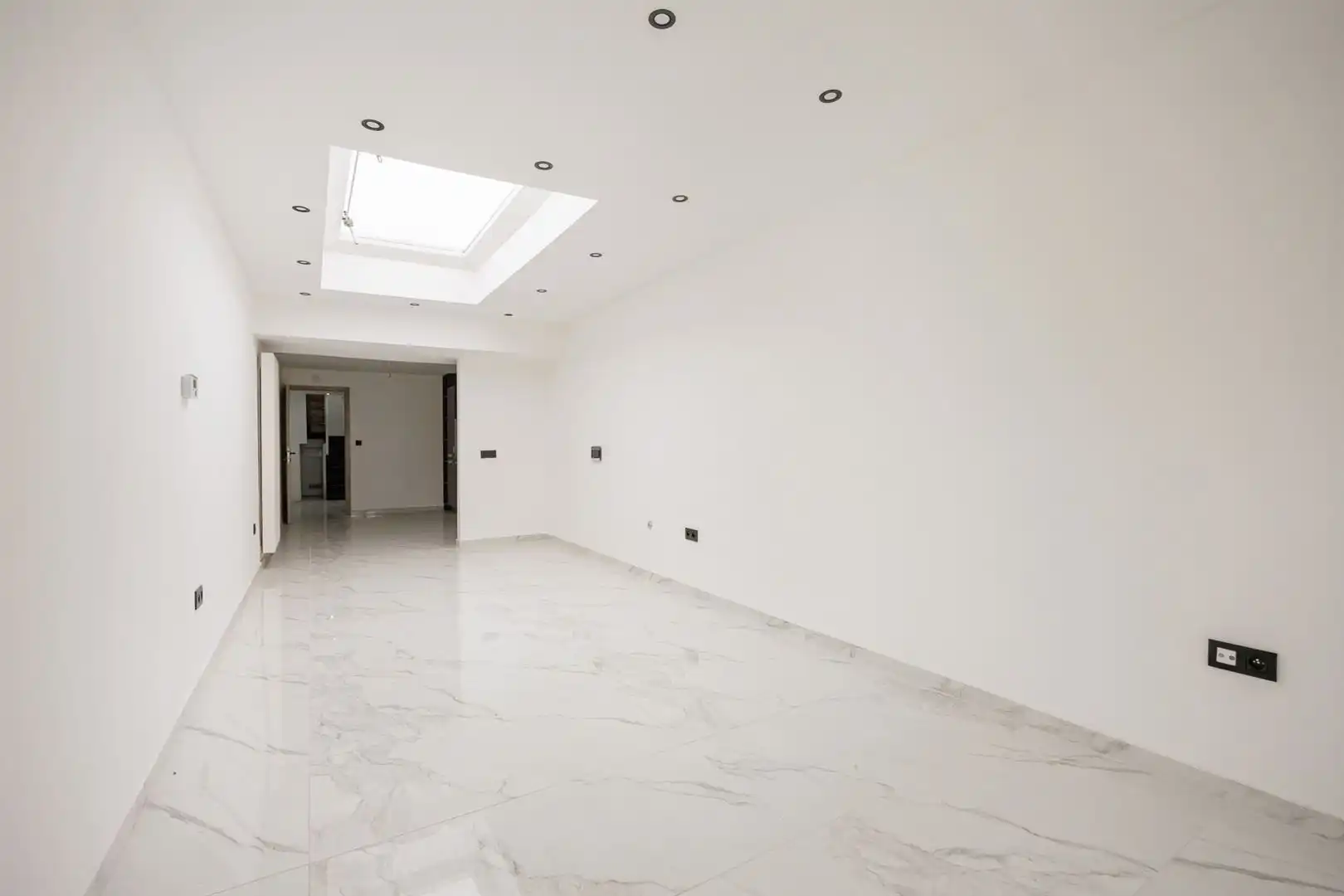 Volledig gerenoveerd & Energiezuinig: Ruime gezinswoning met 3 slaapkamers foto 5