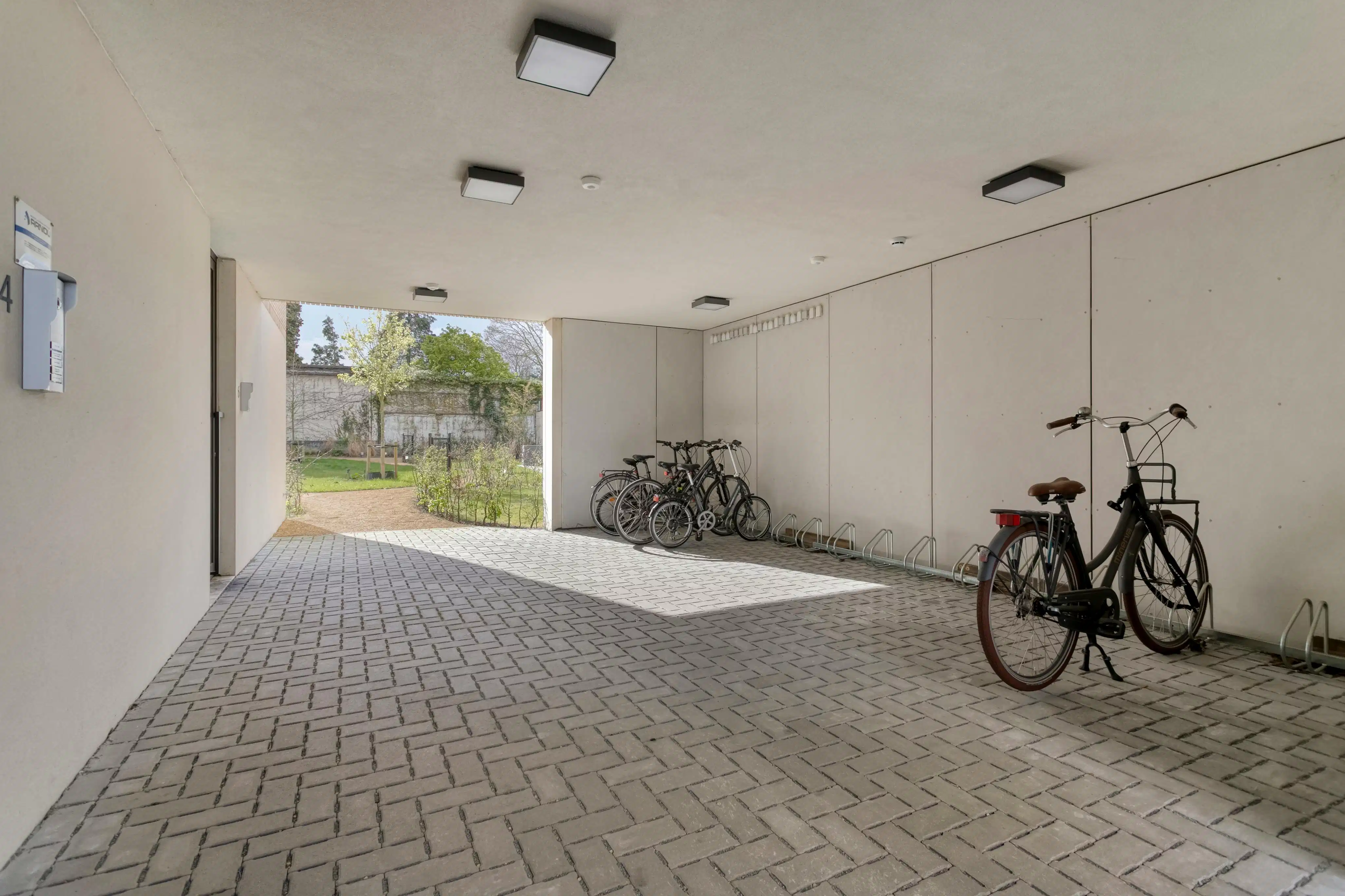 Gelijkvloers appartement met tuin te koop in Kruisem foto 17