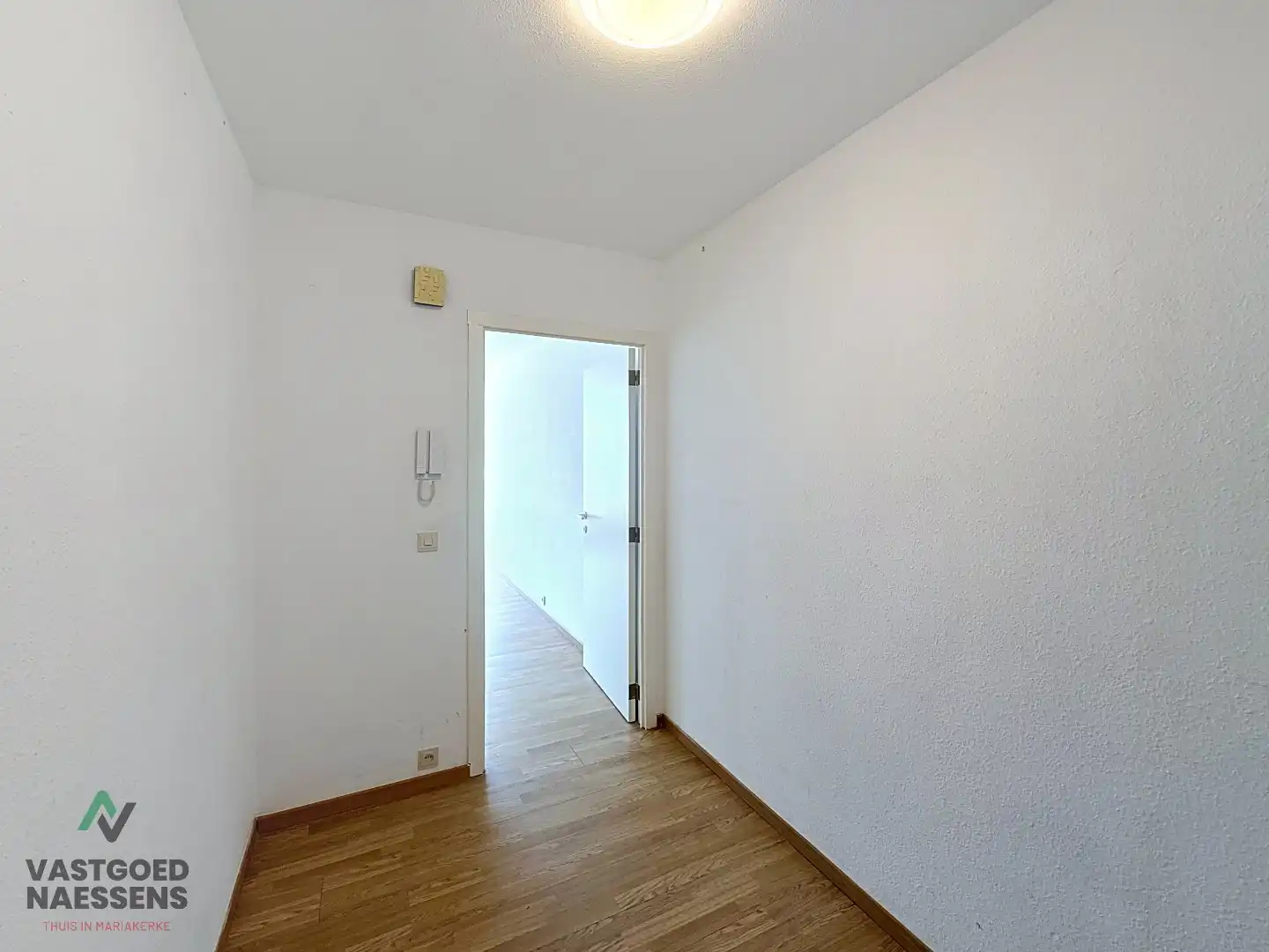 LICHTRIJKE STUDIO MET TERRAS EN ZEEZICHT   foto 9