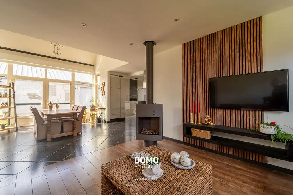 RUIME WONING VAN BOUWJAAR 2008 MET EPC LABEL B, 3 SLAAPKAMERS EN EEN HANGAR TE DIEPENBEEK foto 2