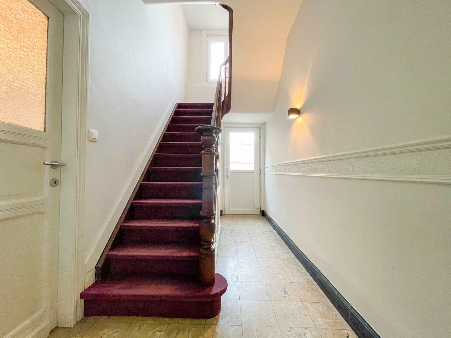 Instapklare woning met 3 slaapkamers en garage nabij het centrum van Tielt (Meulebeke)! foto 7