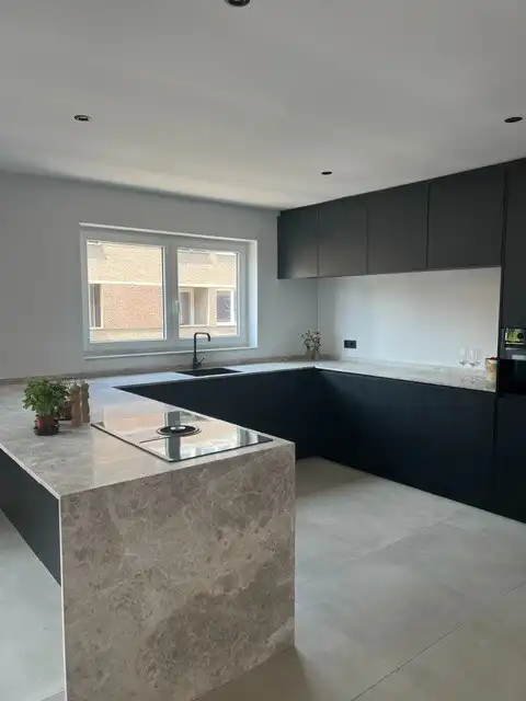 Moderne 3 slaapkamerappartement te huur aan de Theresiastraat in Hasselt - Recent gerenoveerd met garage en ideale ligging! foto 4